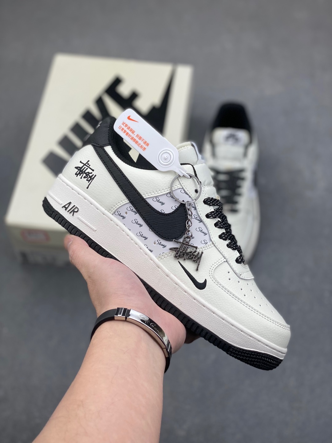 Undefeated x Nike Air Force 1 Low Casual Sneakers - Limited Edition 2 i1735668831429 4734 0 0