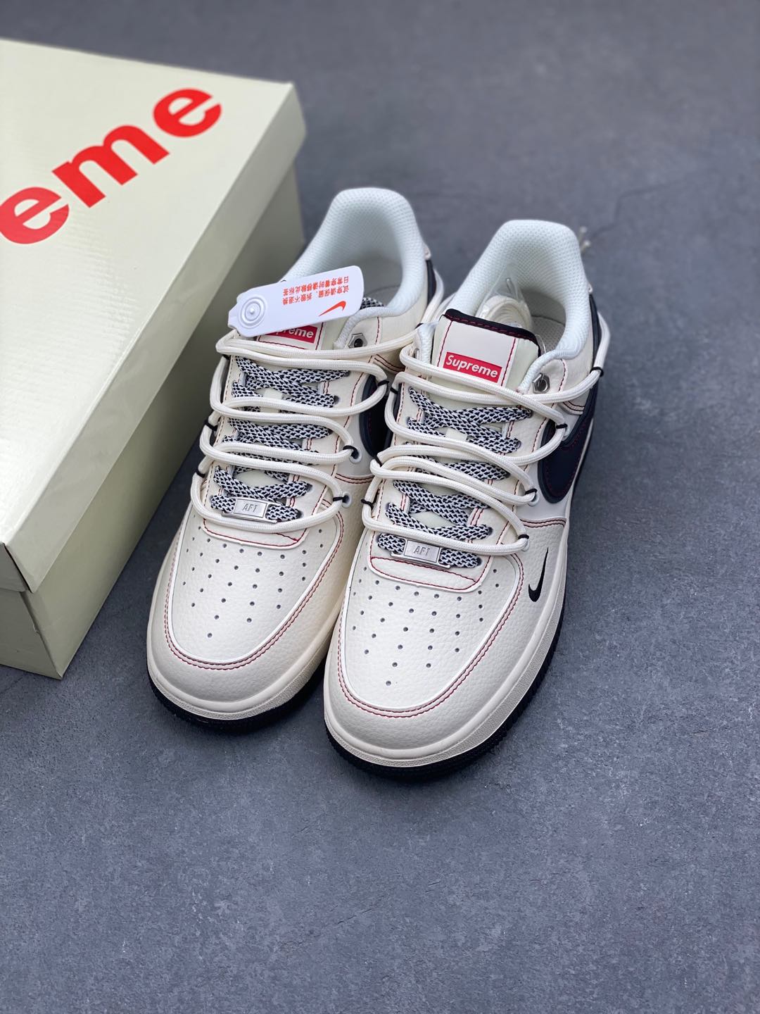Nike Air Force 1 '07 Low Supreme Collaboration Sneakers 9 i1736113244996 9149 0 7