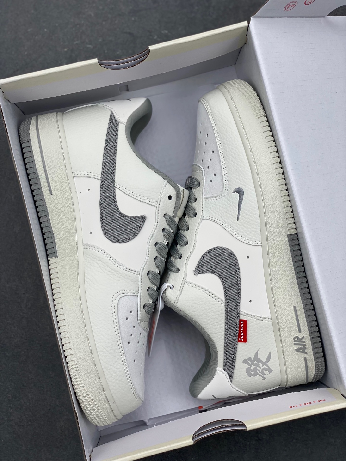Nike Air Force 1 '07 Low Supreme Collaboration Sneakers - Limited Edition 10 i1736317949983 2838 0 8