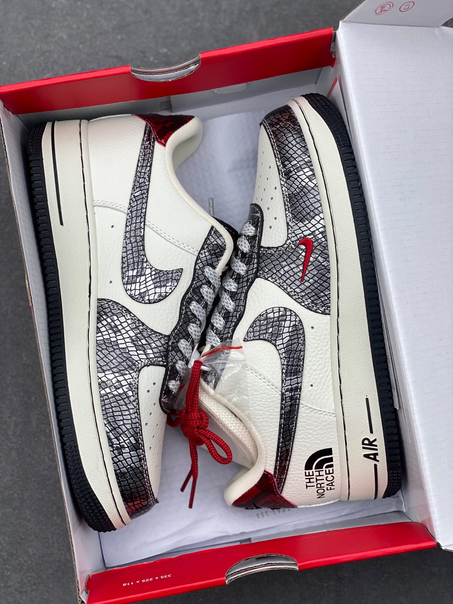 Nike Air Force 1 '07 Low The North Face Collab 'Year of the Snake' Sneakers 9 i1736318007559 1626 0 7