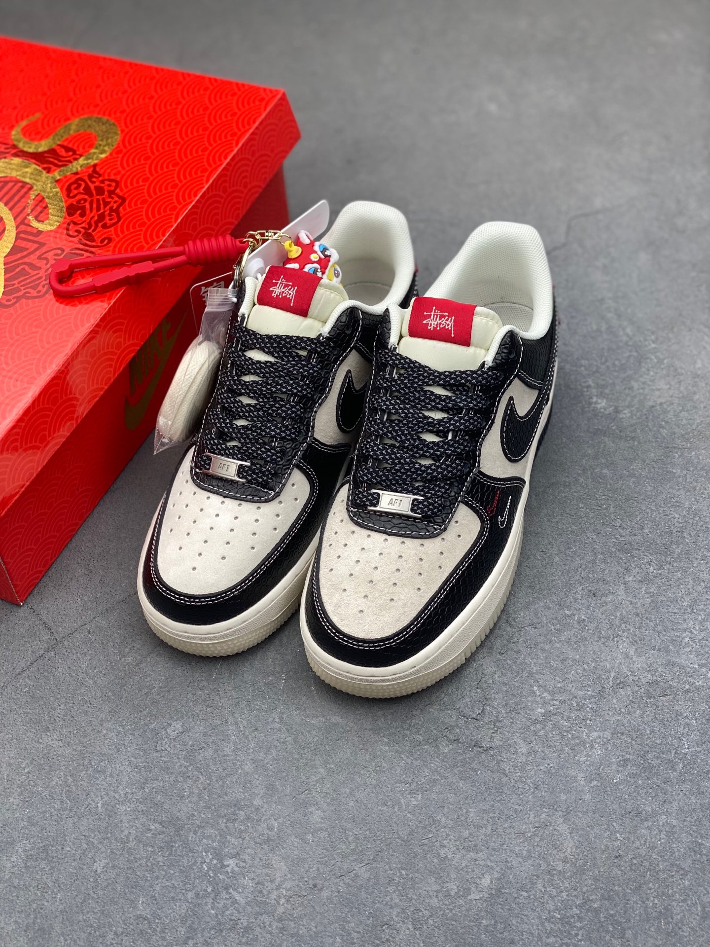 Nike Air Force 1 '07 Low Stussy Collab Black Snake - Limited Edition Sneakers 9 i1736449498840 8499 0 7