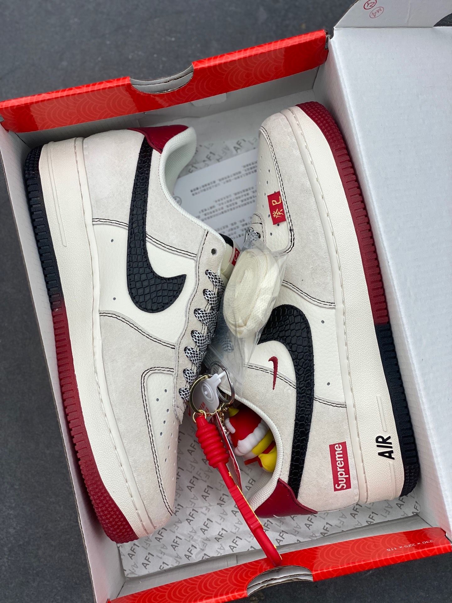 Nike Air Force 1 '07 Low Supreme Collab Black Snake - Limited Edition 10 i1736449618397 1570 0 8