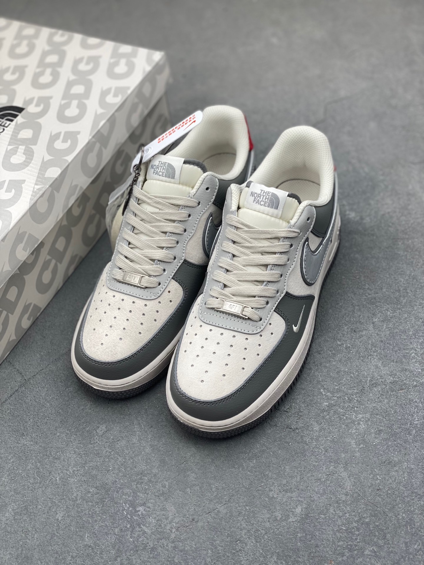 Nike Air Force 1 '07 Low The North Face CDG Gray Sneakers 9 i1736452284510 6205 0 7