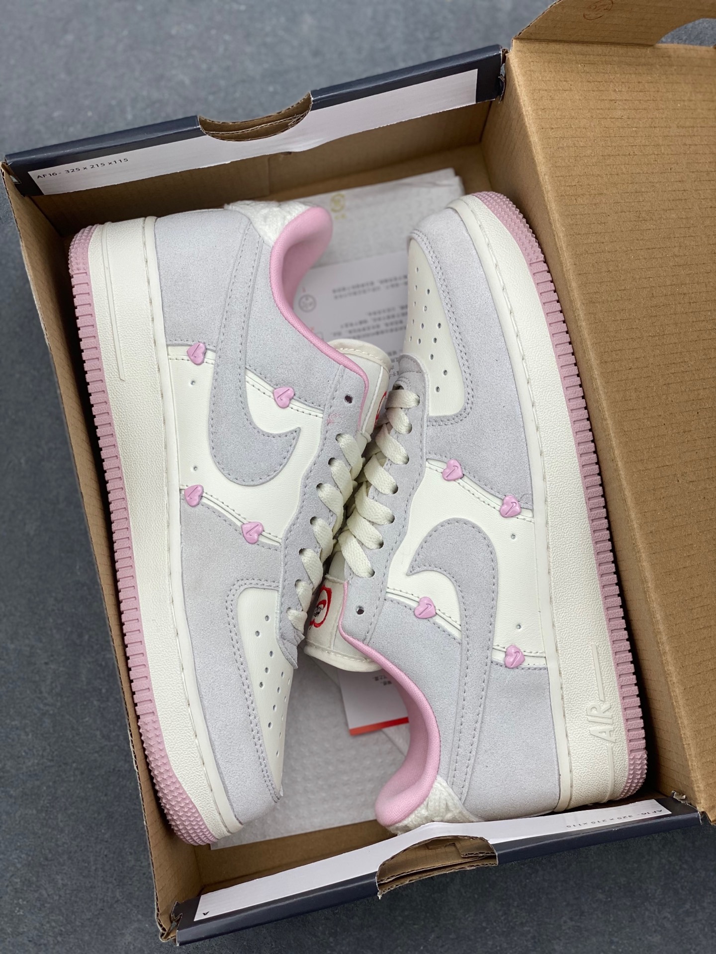 Nike Air Force 1 '07 Low: Iconic Style, Cushioned Comfort, and Subtle Detailing 10 i1736452386538 5475 0 8