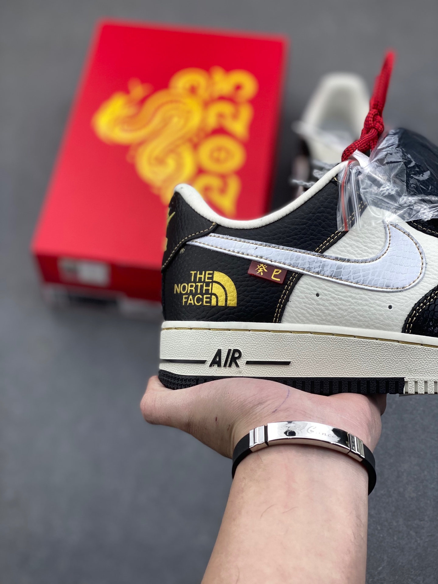 Nike Air Force 1 '07 Low Stussy Black and White Snake Edition Sneakers 6 i1736543140843 1462 0 4