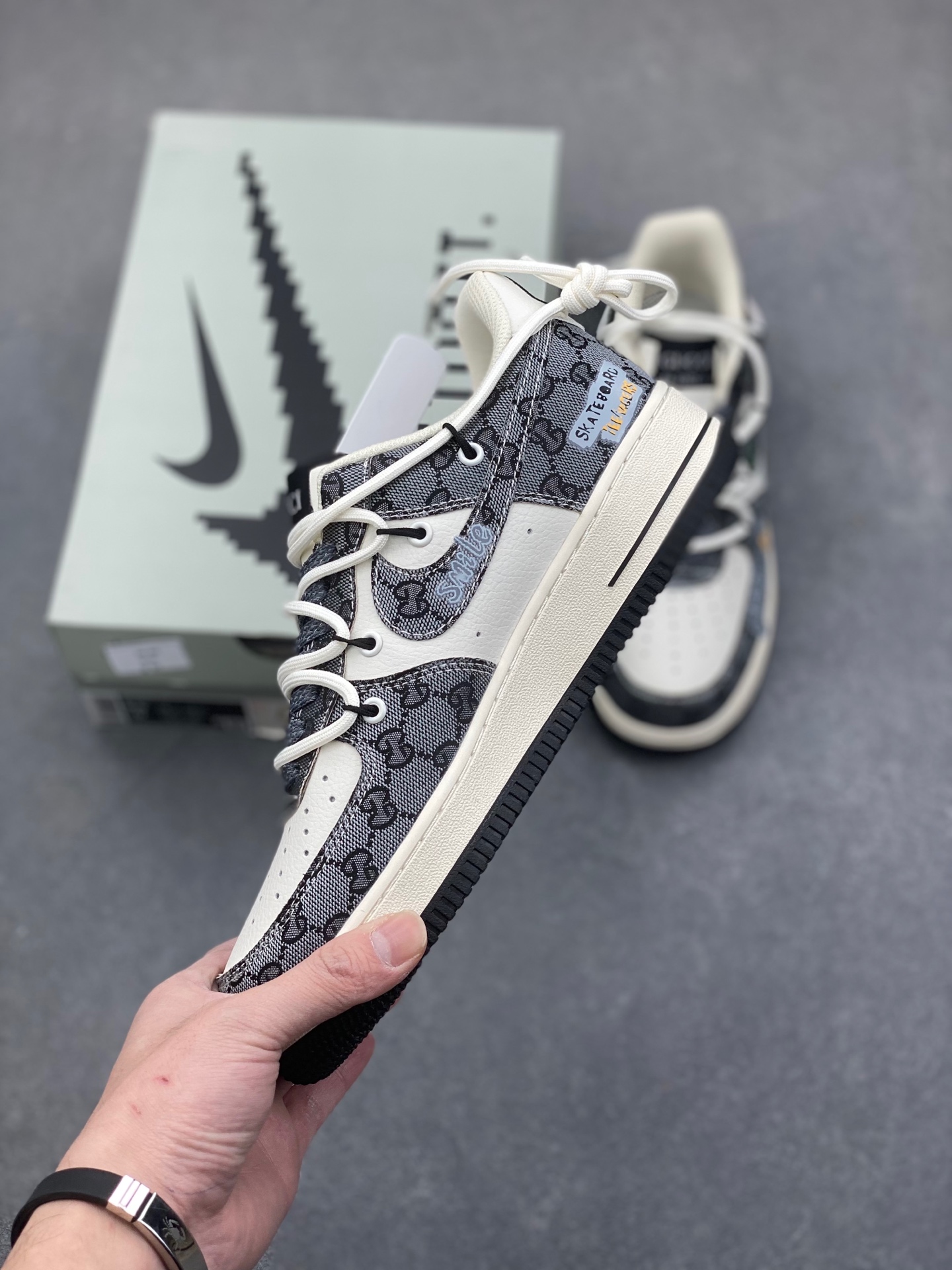 Nike Air Force 1 '07 Low Sneakers - Limited Edition, Designer Accents, Comfortable Fit 4 i1736543428940 3120 0 2