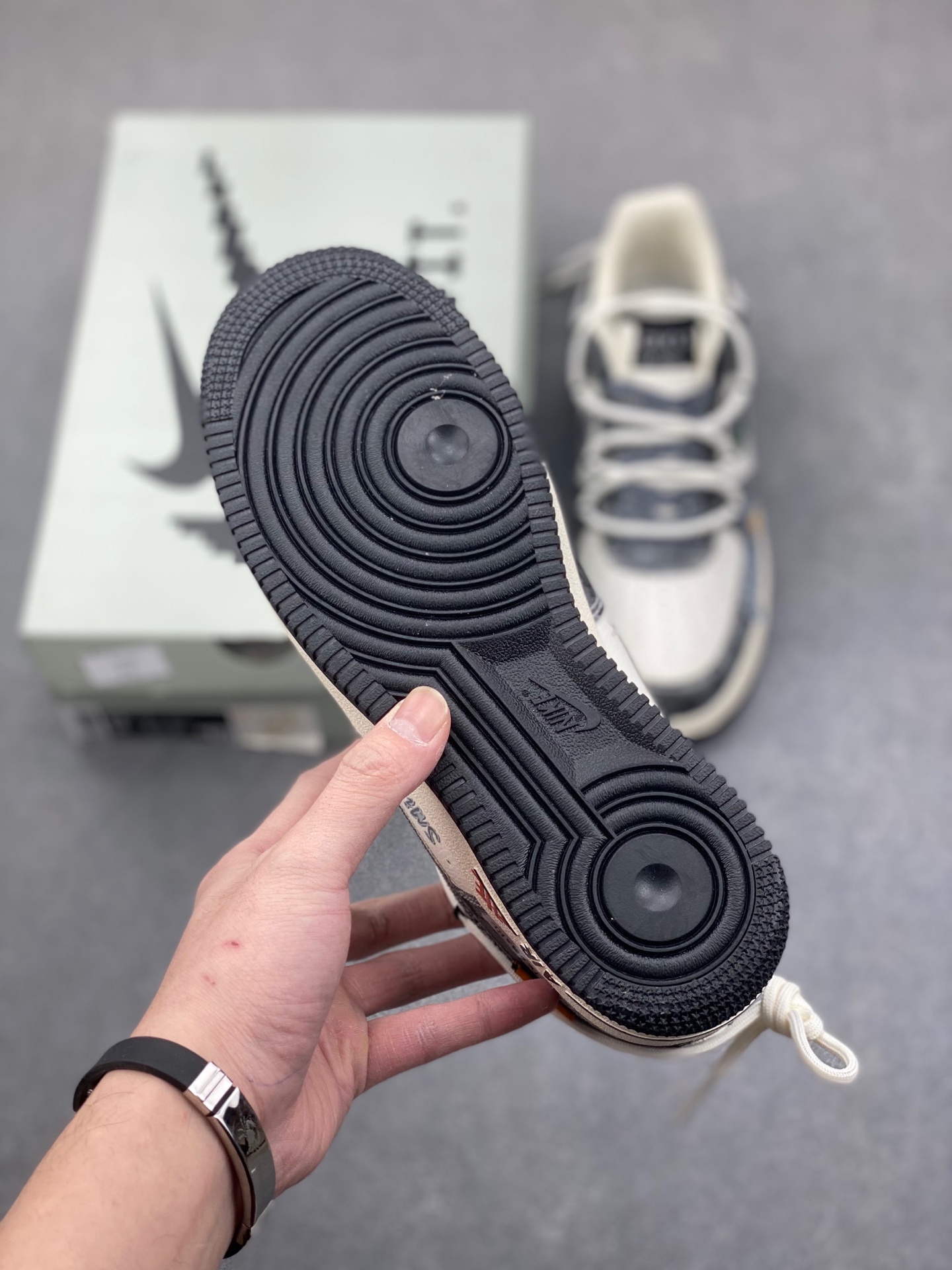 Nike Air Force 1 '07 Low Sneakers - Limited Edition, Designer Accents, Comfortable Fit 7 i1736543430536 2847 0 5