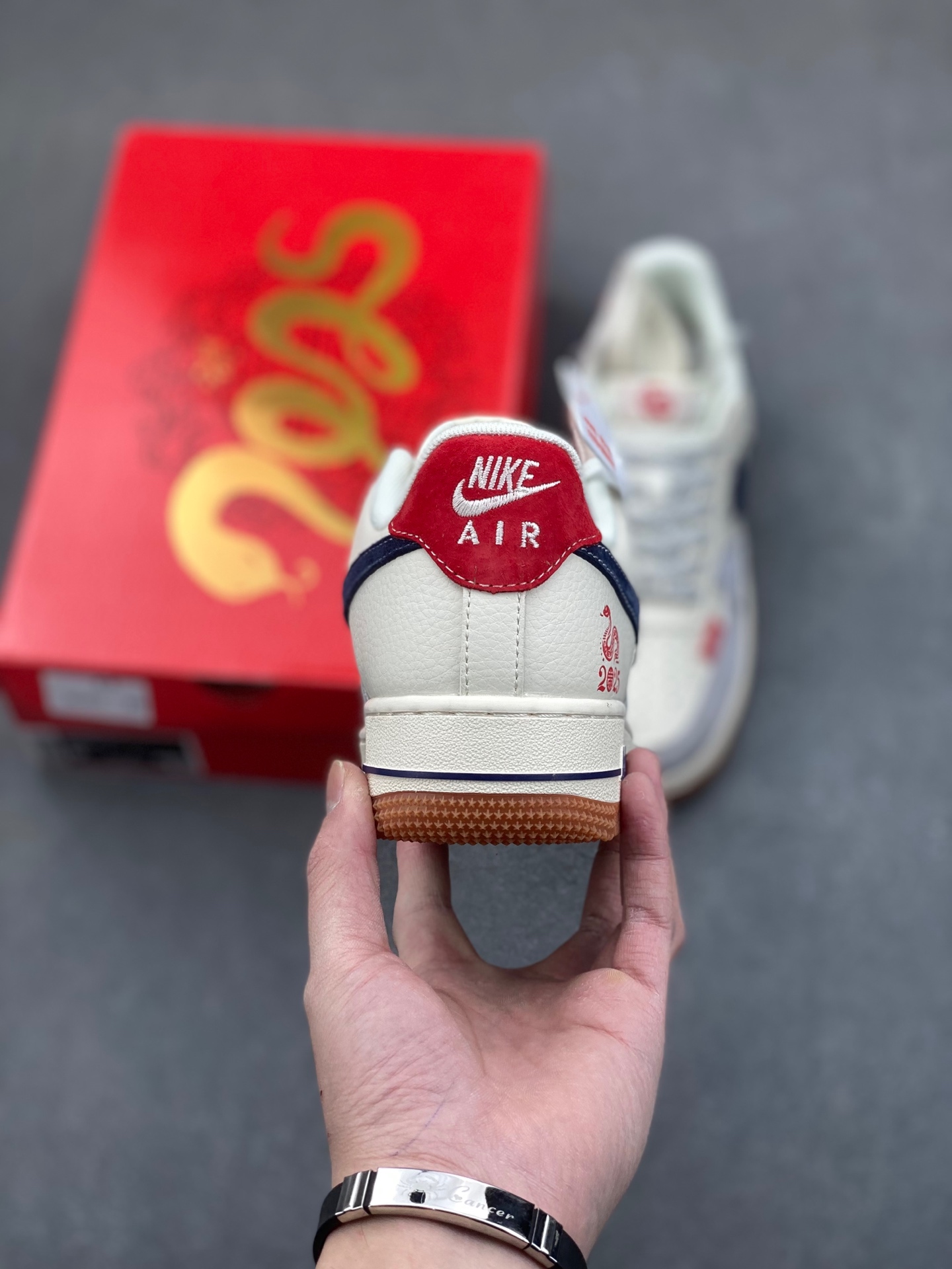 Nike Air Force 1 '07 Low Limited Edition Sneakers - Style & Comfort 5 i1736543565391 1521 0 3