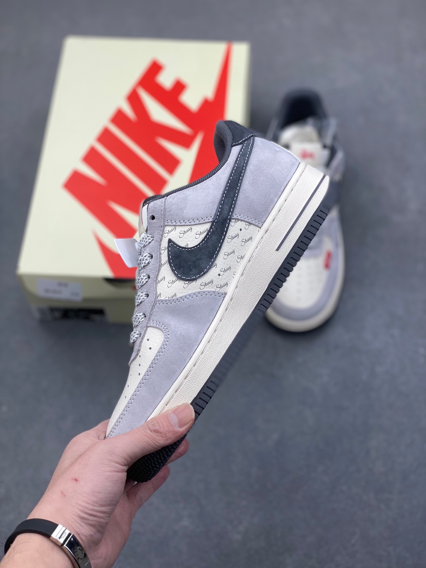 Nike Air Force 1 '07 Low Stüssy Collab Sneakers Limited Edition 4 i1736564901725 2013 0 2