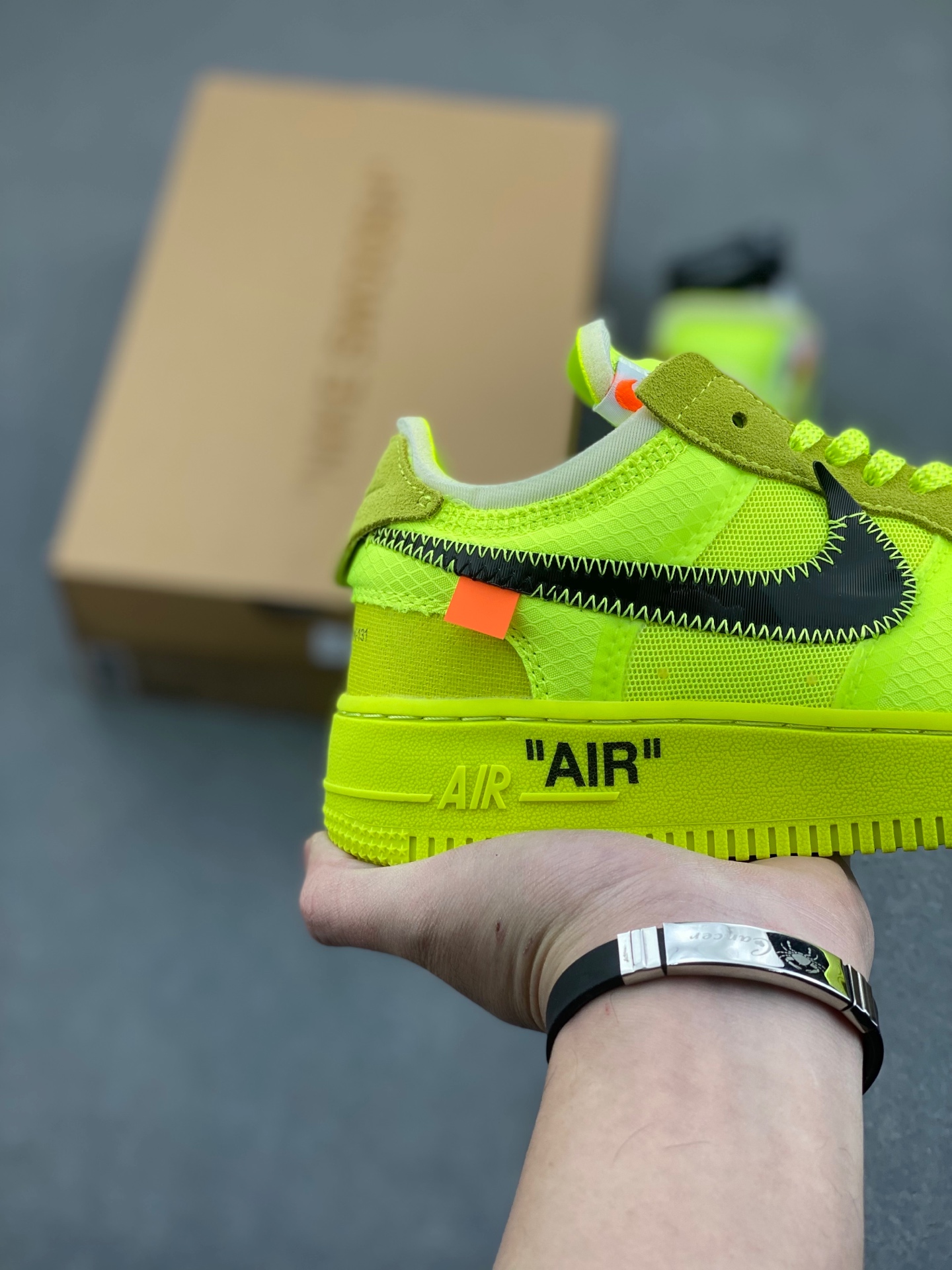 Nike x Off-White Air Force 1 Low 'Volt' 2.0 Sneakers - Classic Style 6 i1736626144220 79 0 4