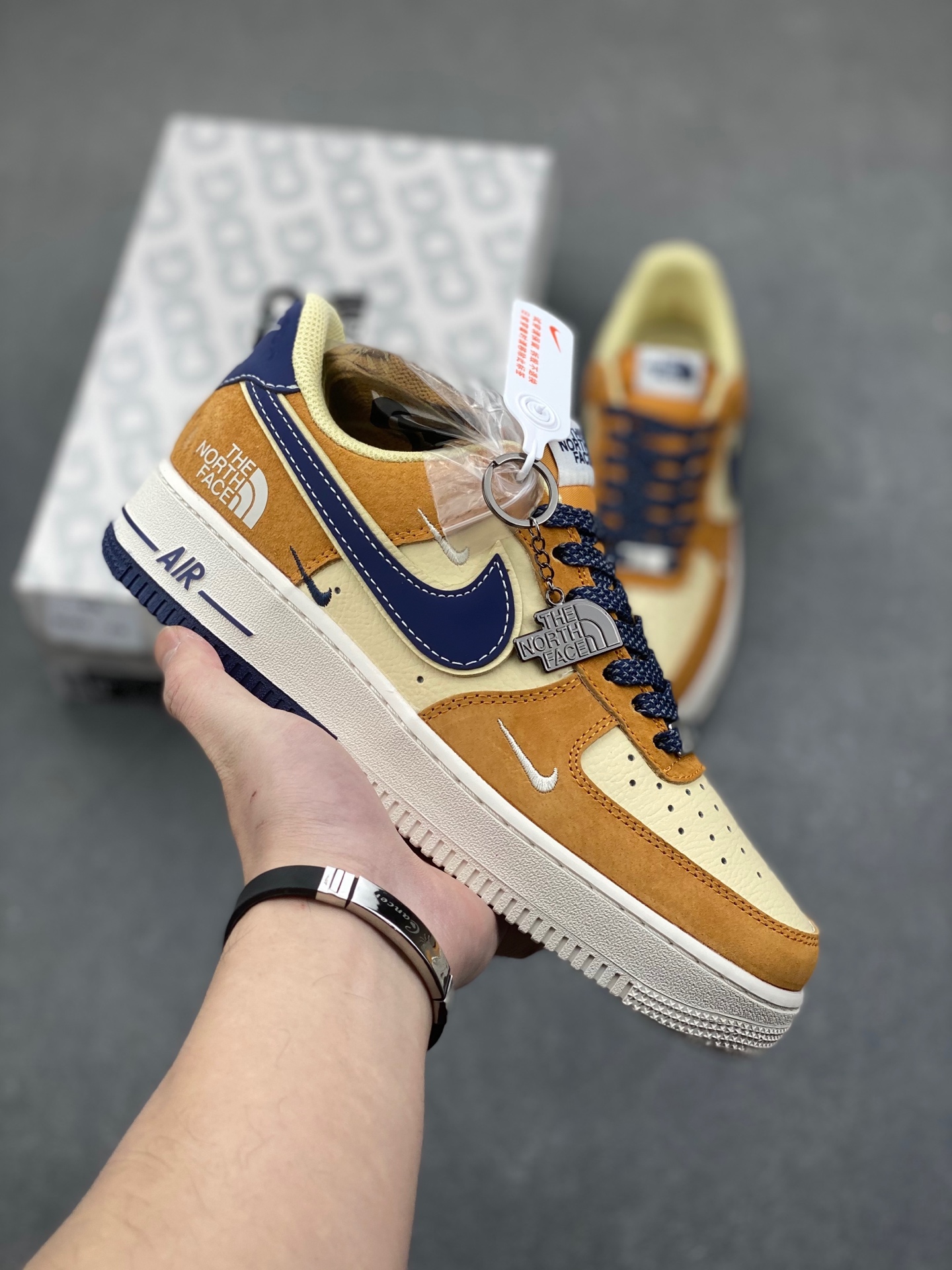 Nike Air Force 1 '07 Low The North Face Collab Sneakers - Orange 2 i1736626329696 1226 0 0