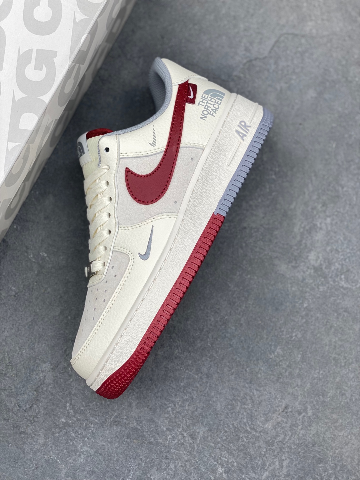 Nike Air Force 1 '07 Low The North Face Collab Sneakers 8 i1736626463621 530 0 6