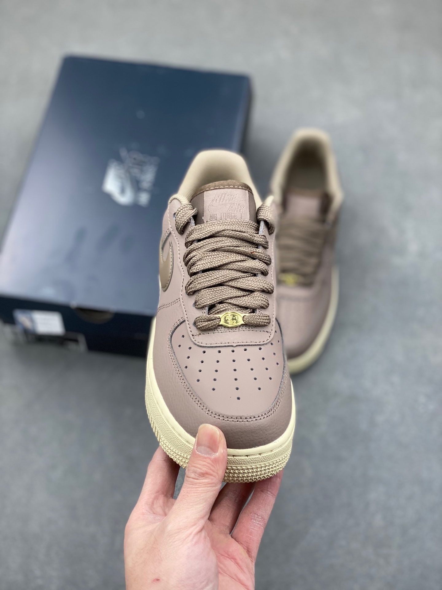 Nike Air Force 1 Low '07 Brown: Classic Comfort, Iconic Style, Available Now! 3 i1736626540063 5089 0 1