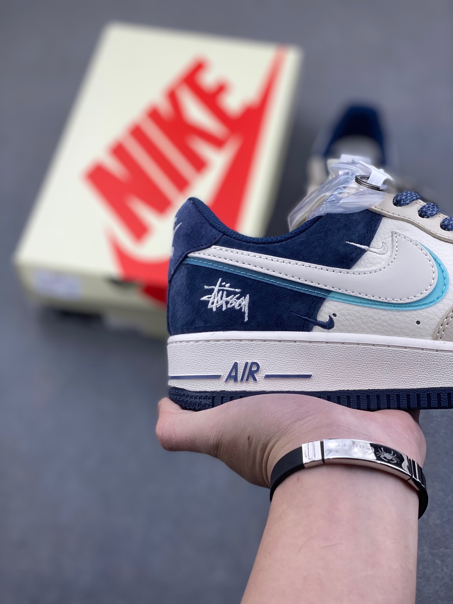Nike Air Force 1 '07 Low Stussy - Collaboration Sneakers 6 i1736626819767 9396 0 4