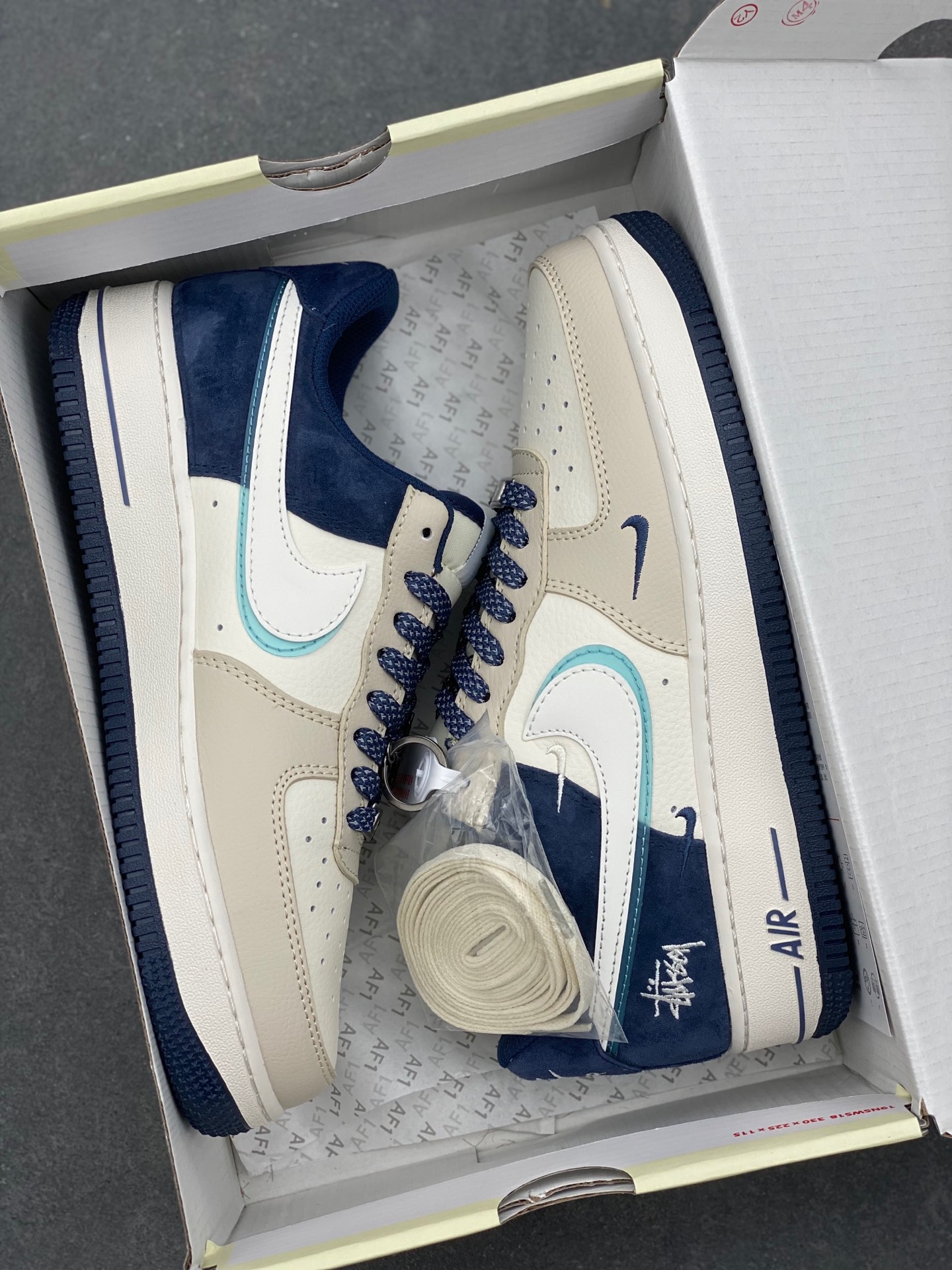 Nike Air Force 1 '07 Low Stussy - Collaboration Sneakers 10 i1736626820525 258 0 8