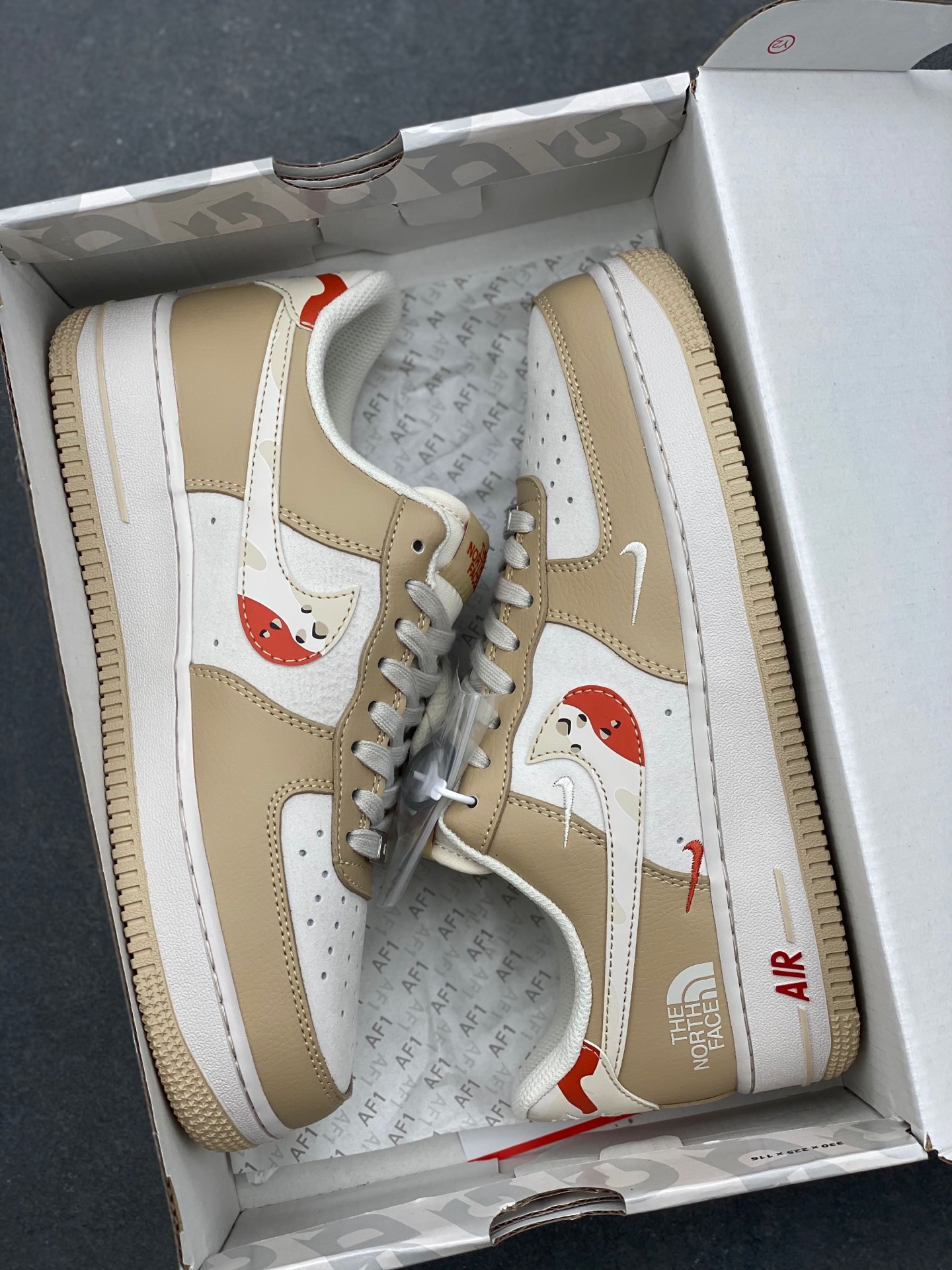 Nike Air Force 1 Low x The North Face - Beige Triple Swoosh Edition 10 i1736715535482 2594 0 8