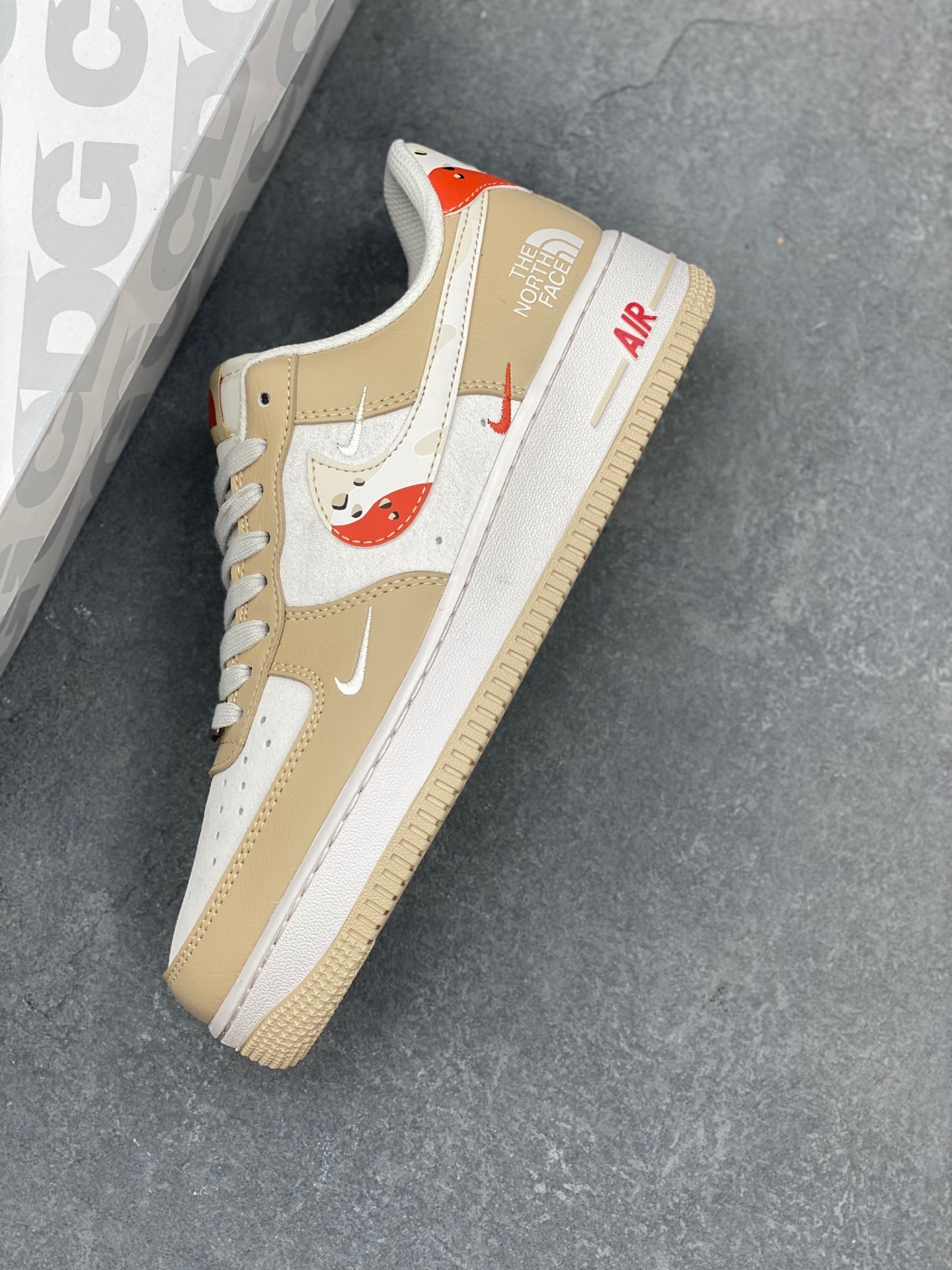 Nike Air Force 1 Low x The North Face - Beige Triple Swoosh Edition 8 i1736715535949 5791 0 6