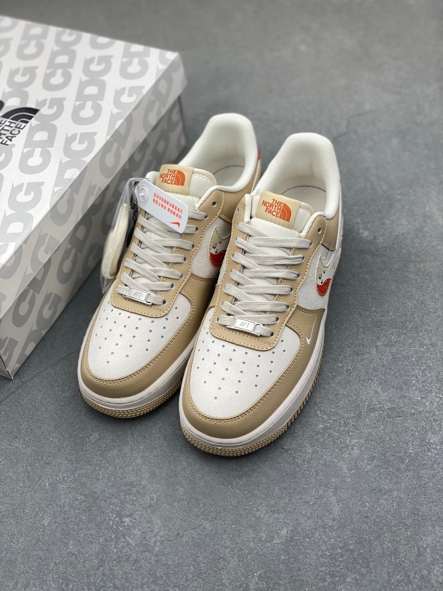 Nike Air Force 1 Low x The North Face - Beige Triple Swoosh Edition 9 i1736715536713 2674 0 7