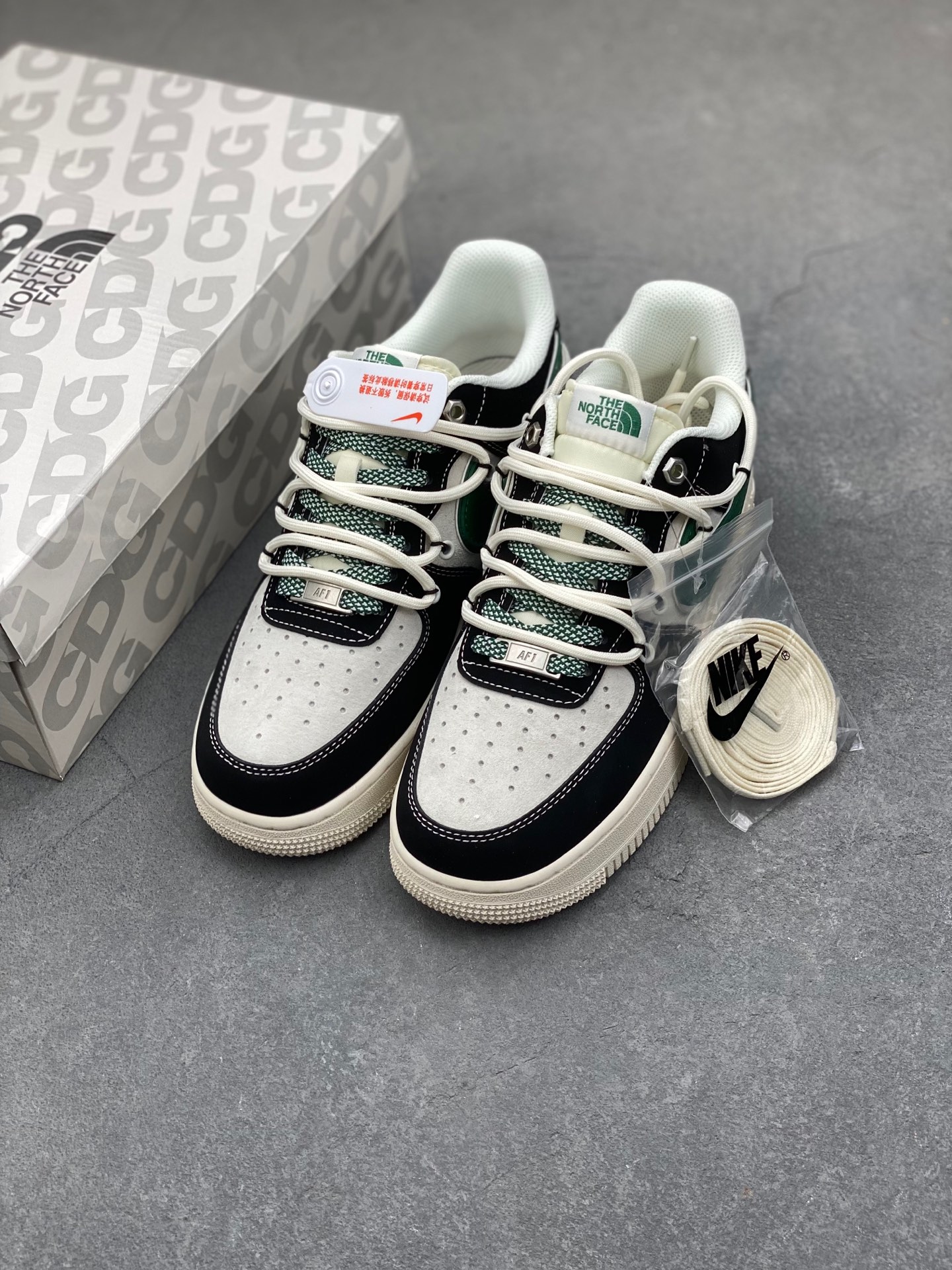 Nike Air Force 1 '07 Low The North Face Collab - Limited Edition Sneakers 9 i1736893728936 7319 0 7
