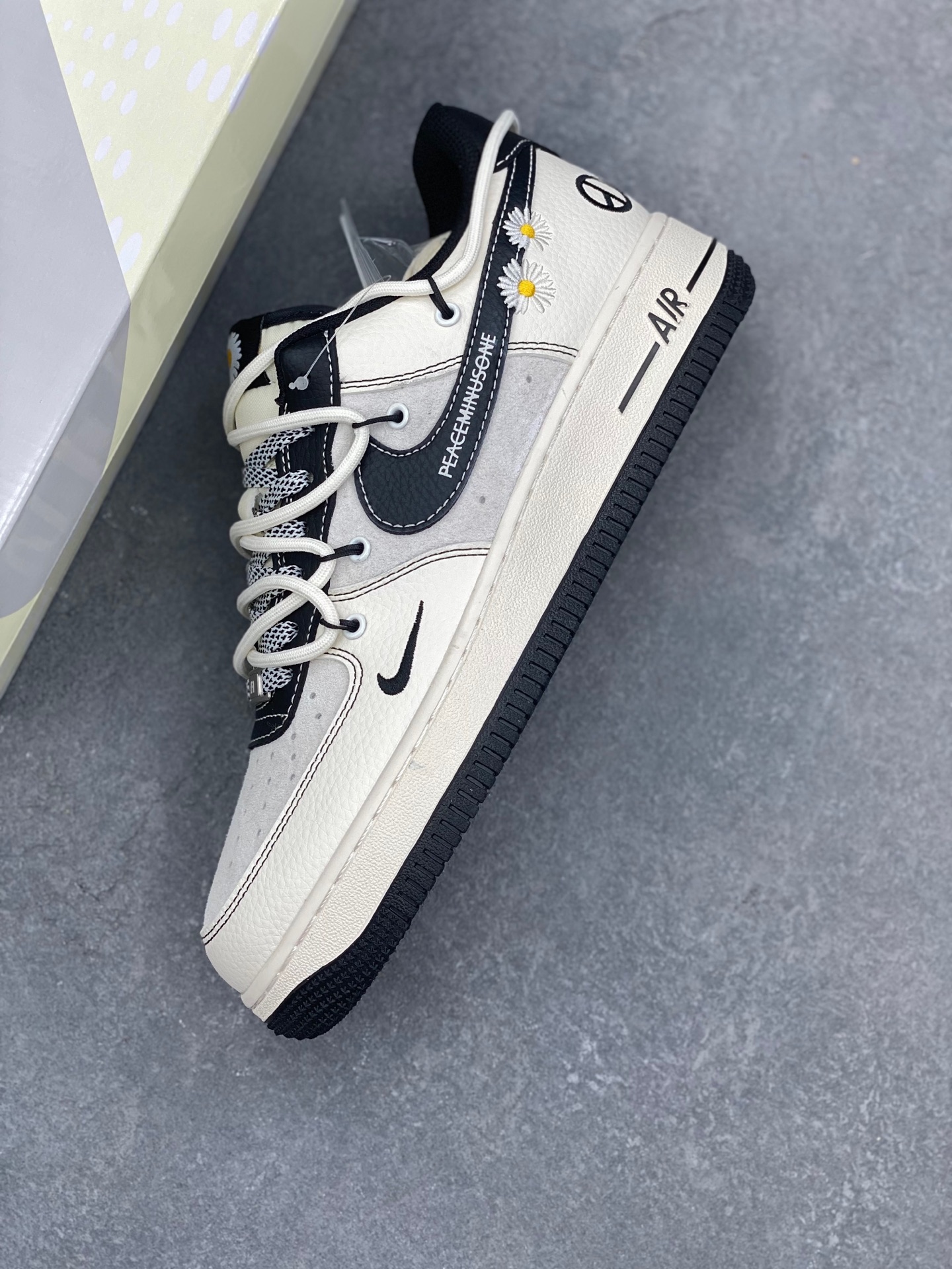 Nike Air Force 1 '07 Low PEACEMINUSONE G-Dragon Daisy Sneakers DM6688-012 8 i1736977198503 6945 0 6