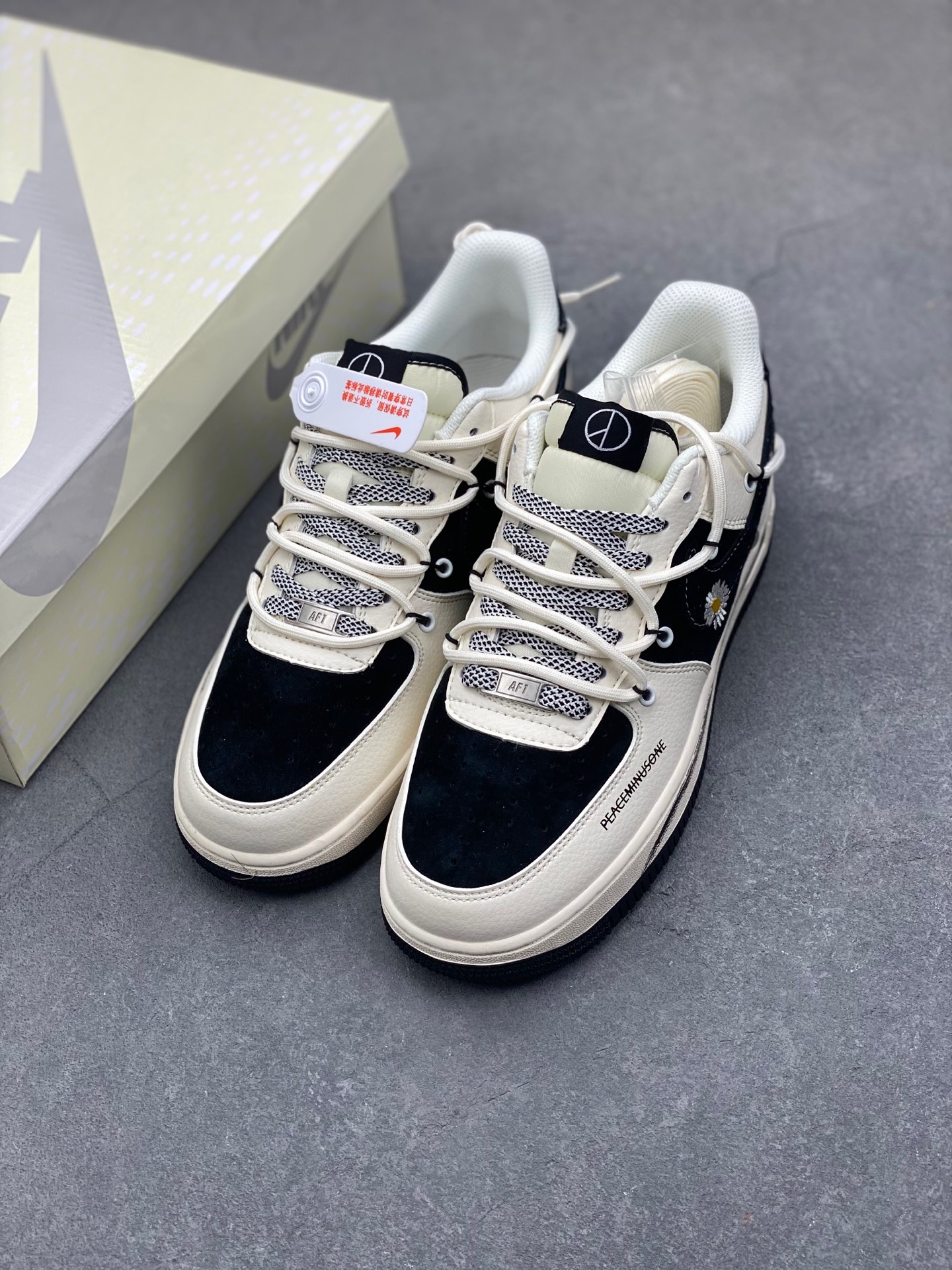Nike Air Force 1 '07 Low G-Dragon Peaceminusone Daisy Graffiti Sneakers 9 i1736977407614 4118 0 7