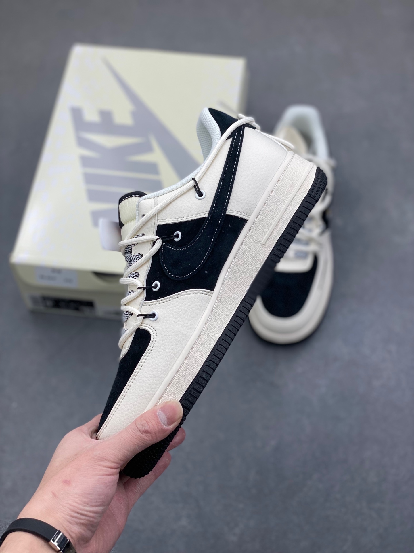 Nike Air Force 1 '07 Low G-Dragon Peaceminusone Daisy Graffiti Sneakers 4 i1736977407867 1316 0 2