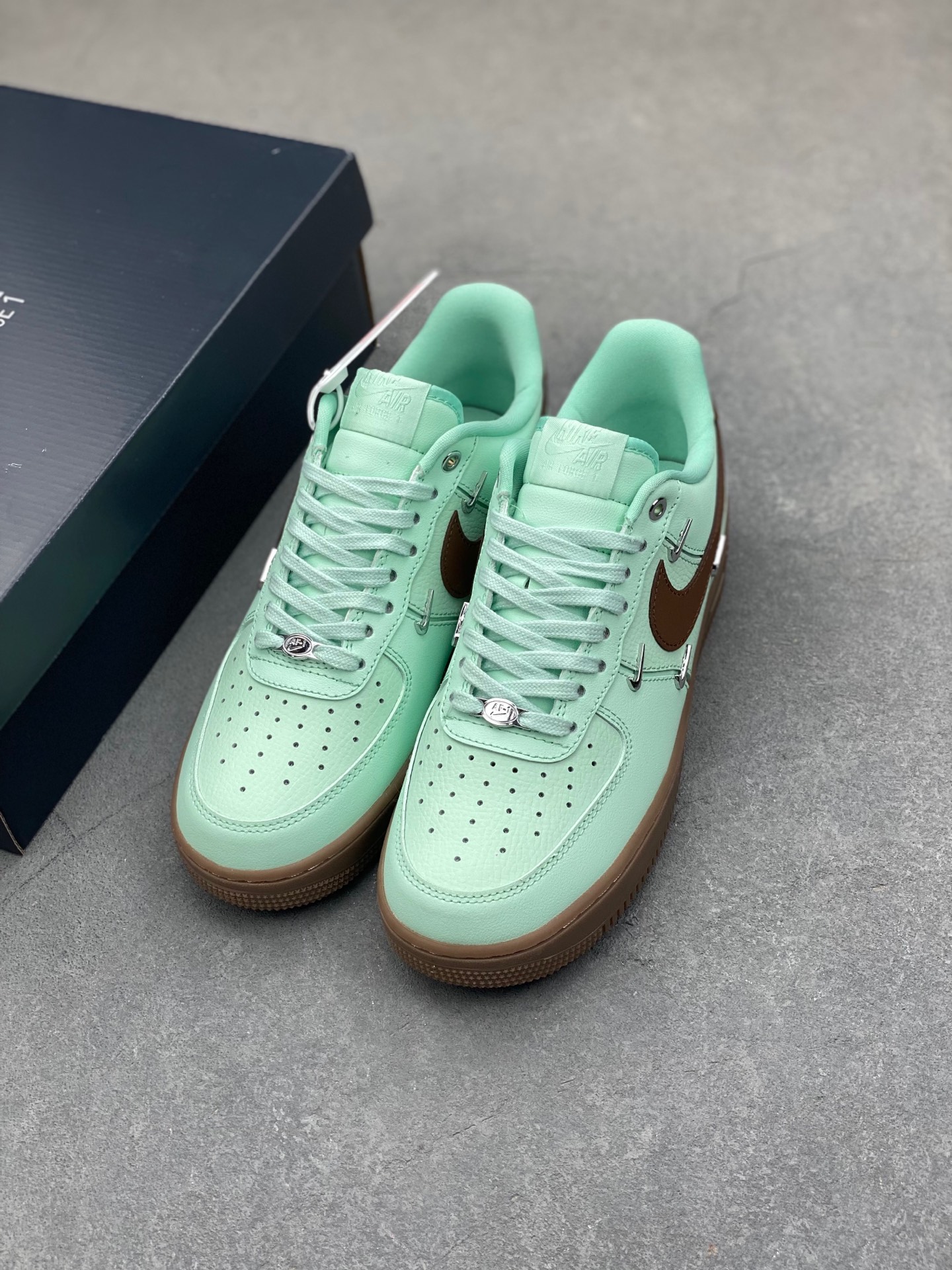 Nike Air Force 1 '07 Low-Top Casual Sneakers - Mint Green/Brown 9 i1737059501470 1789 0 7