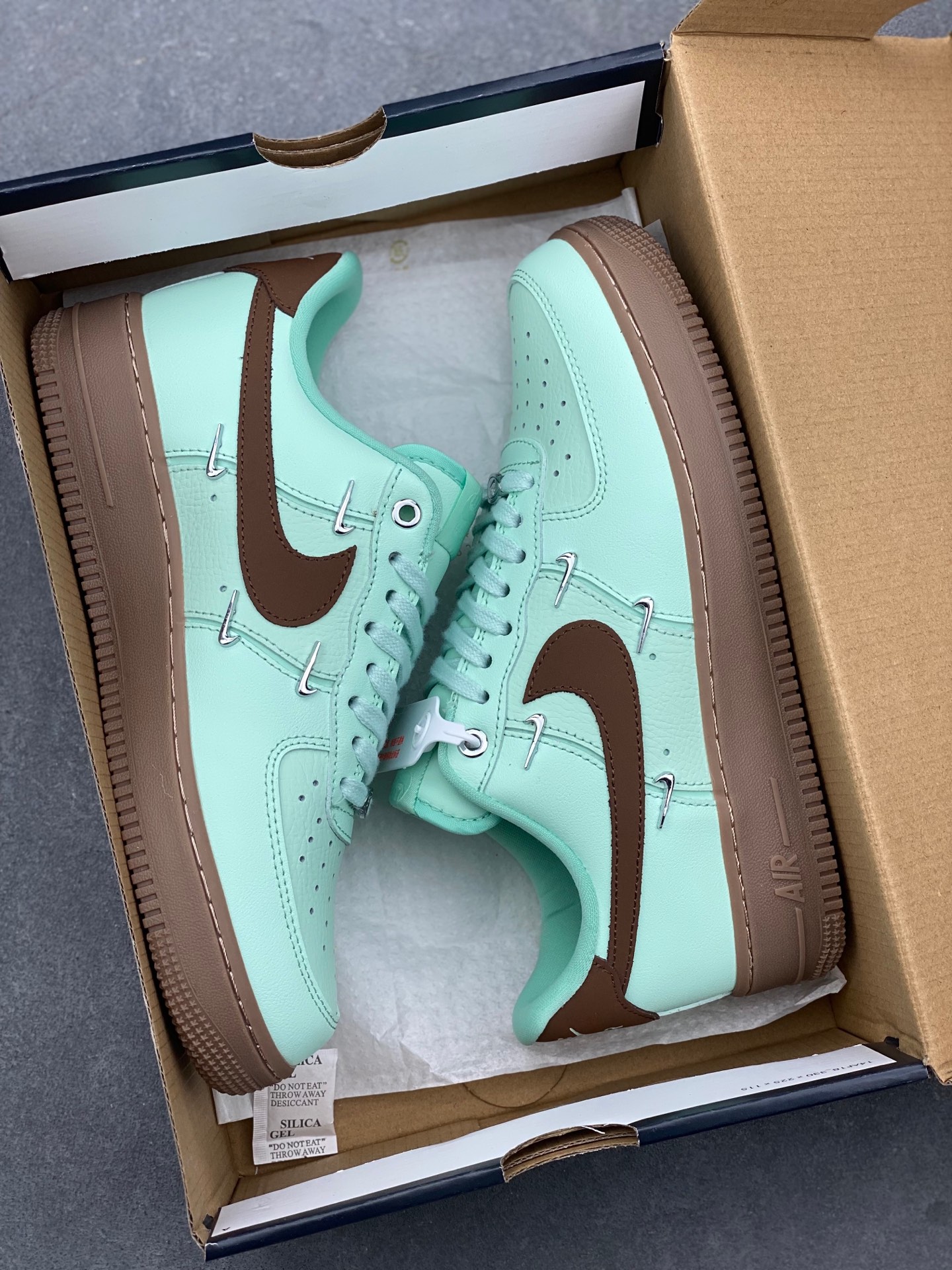 Nike Air Force 1 '07 Low-Top Casual Sneakers - Mint Green/Brown 10 i1737059502009 6289 0 8