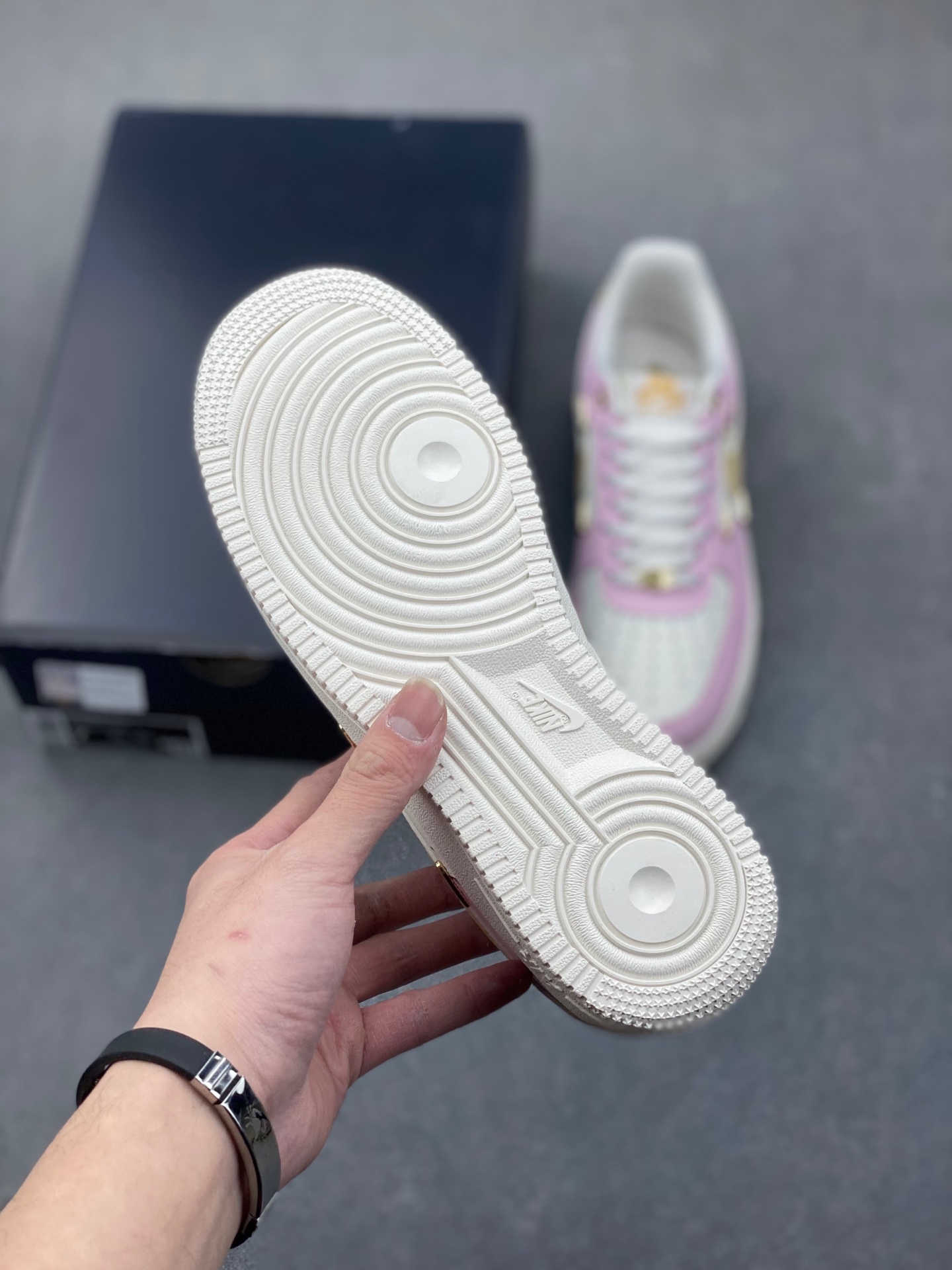 Nike Air Force 1 Low '07 Pink White Four Iron Hook - Iconic Style 7 i1737059835661 8730 0 5