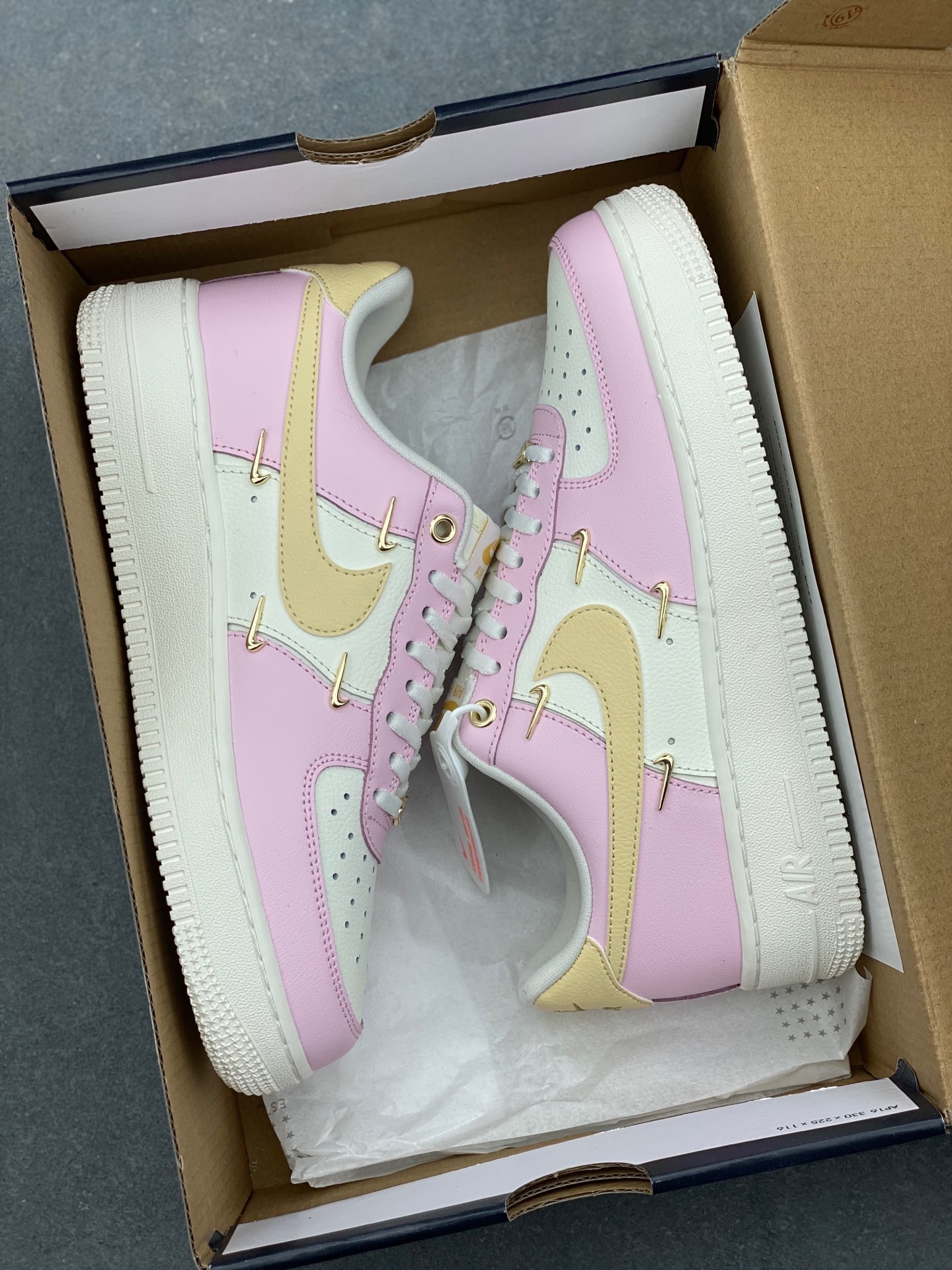 Nike Air Force 1 Low '07 Pink White Four Iron Hook - Iconic Style 10 i1737059836920 9464 0 8