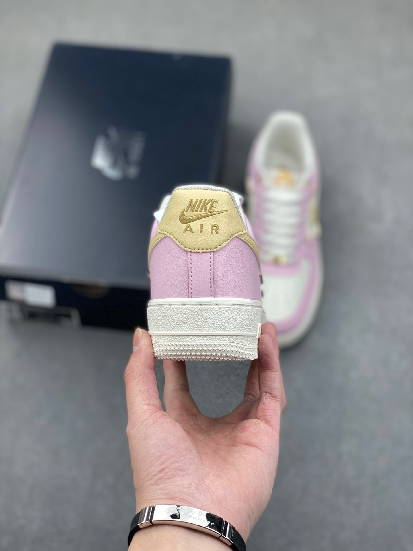 Nike Air Force 1 Low '07 Pink White Four Iron Hook - Iconic Style 5 i1737059837167 3760 0 3