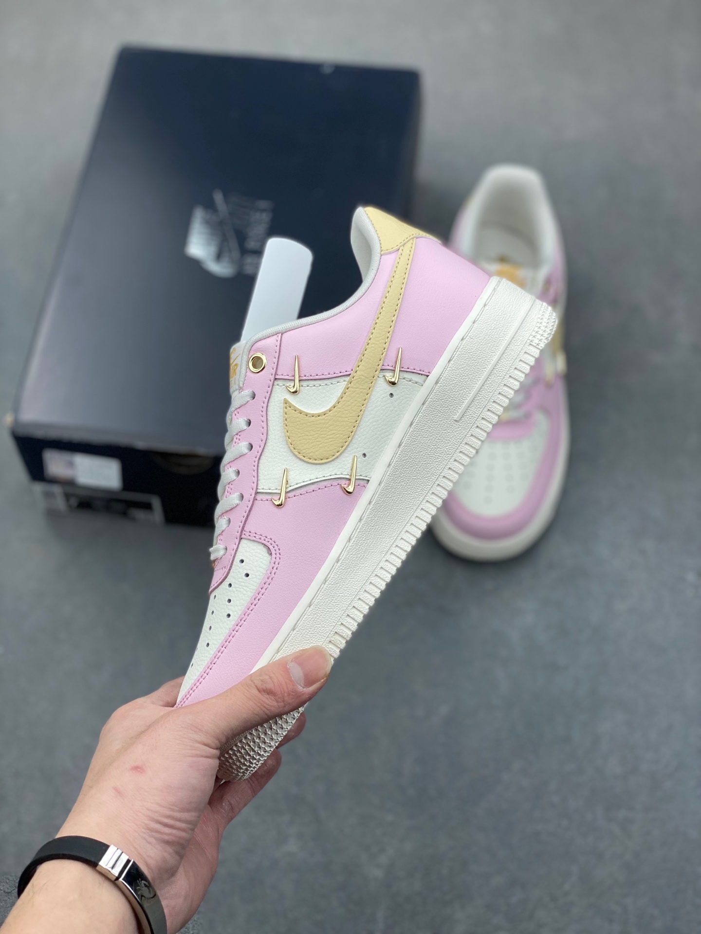 Nike Air Force 1 Low '07 Pink White Four Iron Hook - Iconic Style 4 i1737059837418 8142 0 2