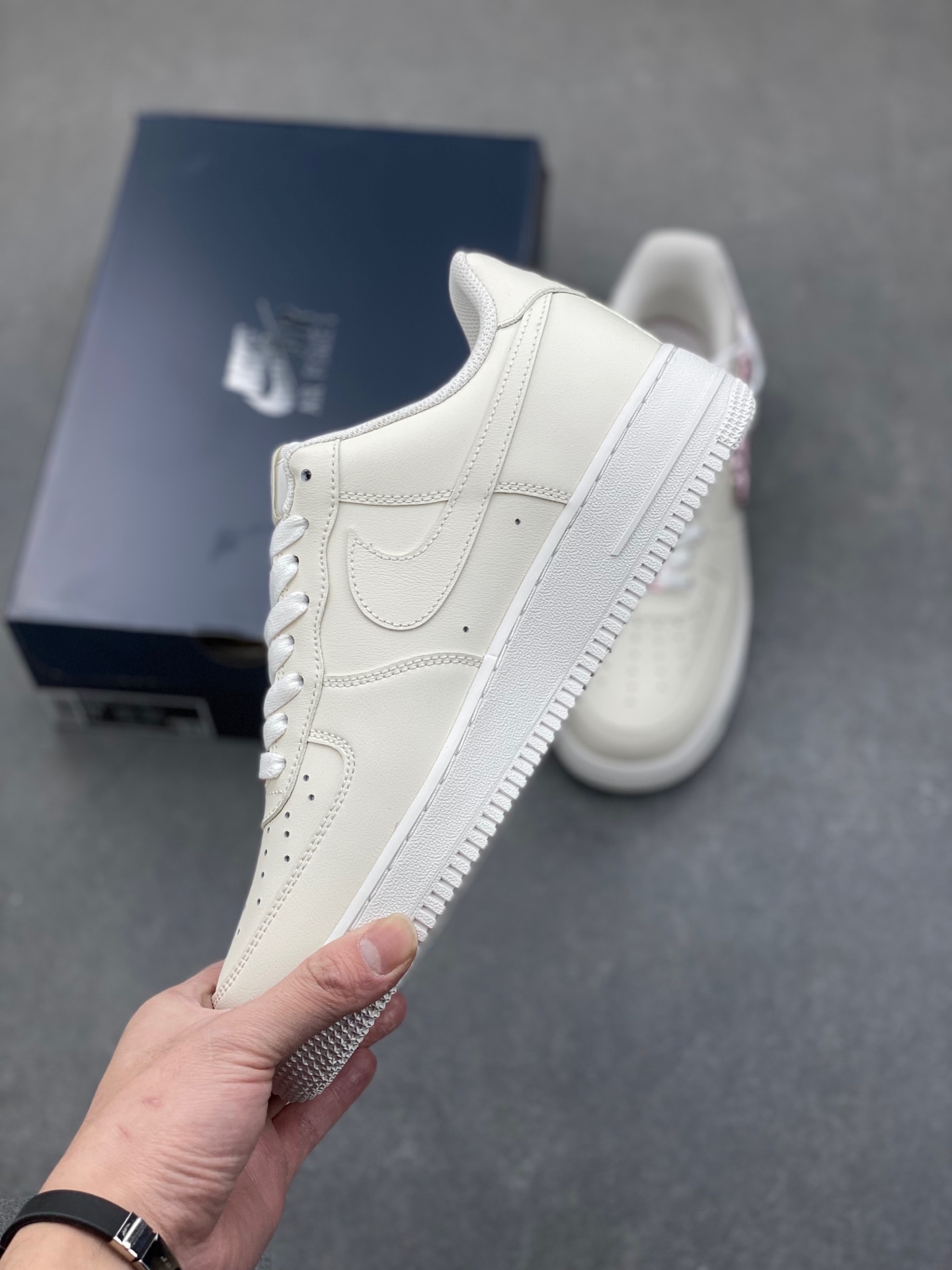 Nike Air Force 1 '07 Low Platform Sneakers with Unique Swoosh 4 i1737146652002 8485 0 2