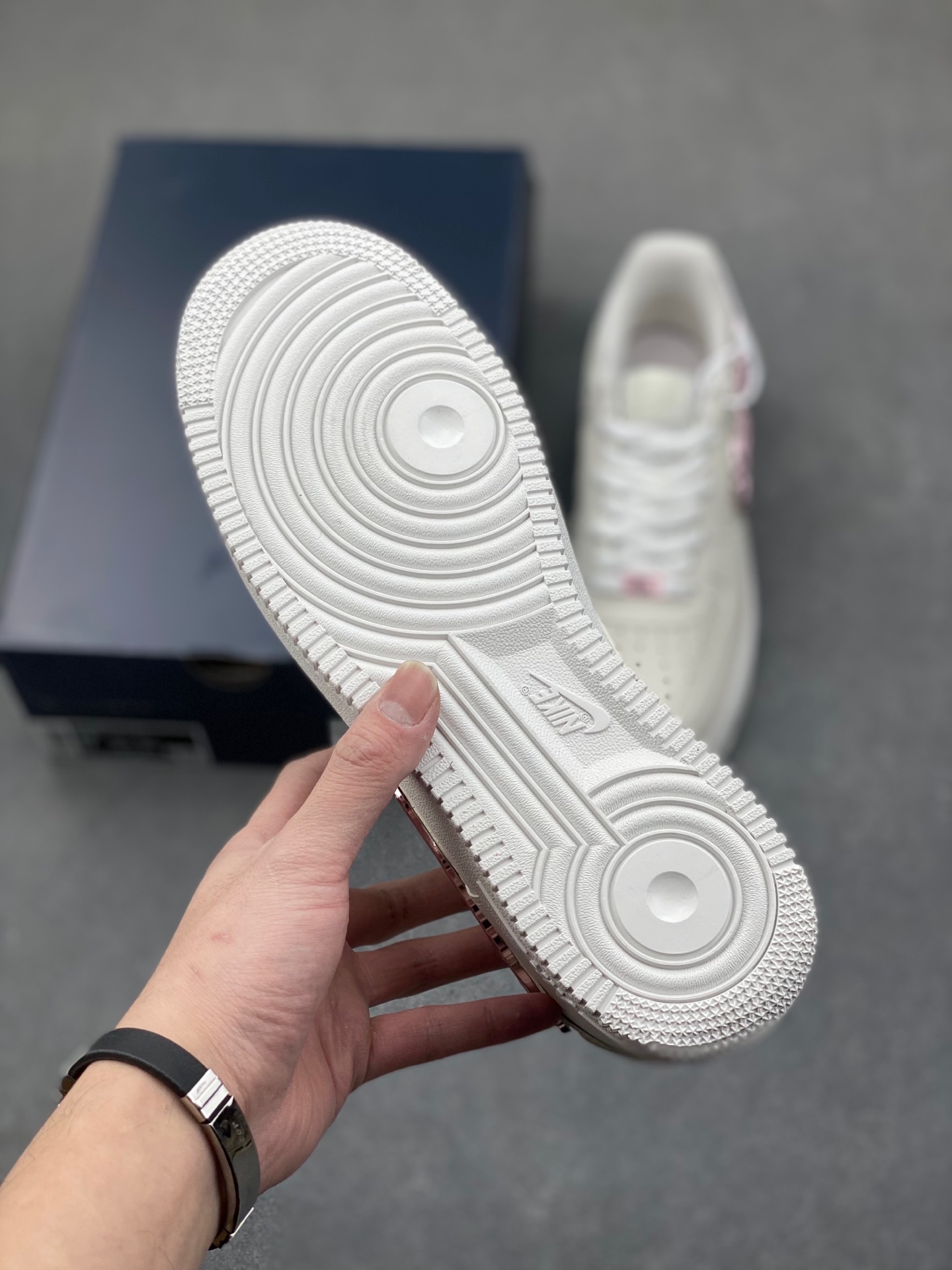 Nike Air Force 1 '07 Low Platform Sneakers with Unique Swoosh 7 i1737146652260 9817 0 5