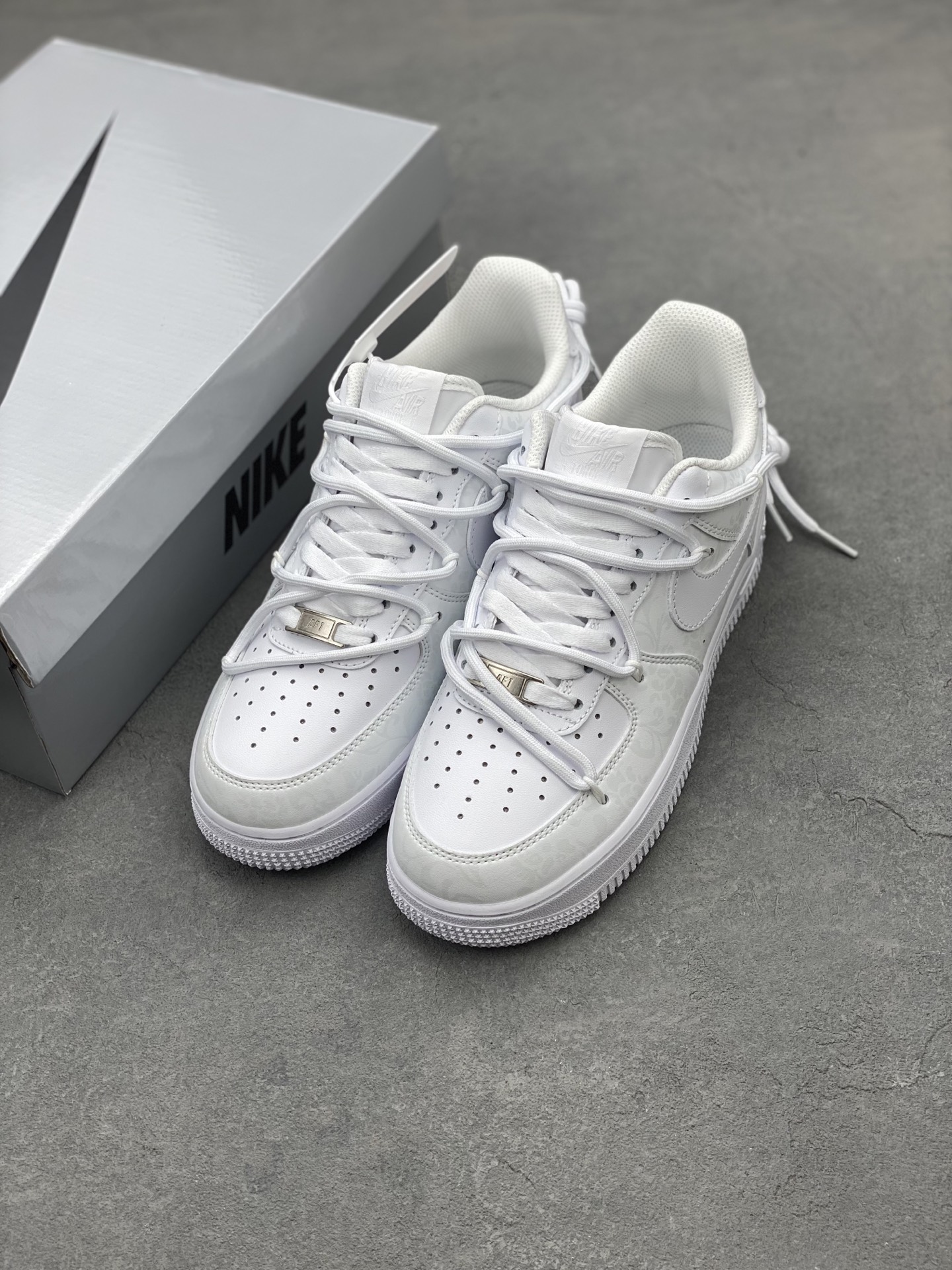 Nike Air Force 1 Low '07 'Porcelain' Casual Shoes 9 i1739652056336 617 0 7