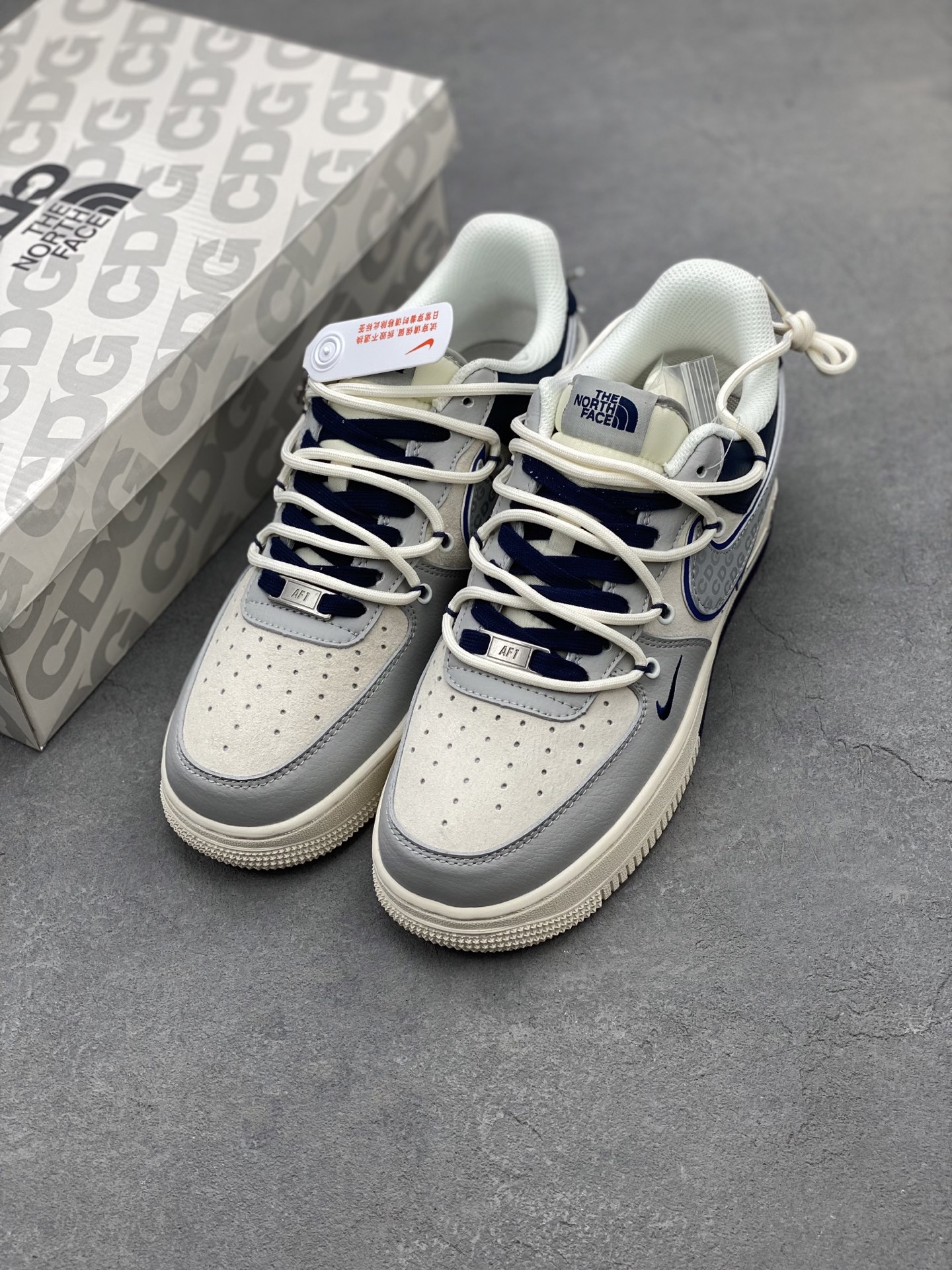 Nike Air Force 1 '07 Low The North Face Collab Sneakers - Gray/Blue 9 i1739652157805 6927 0 7