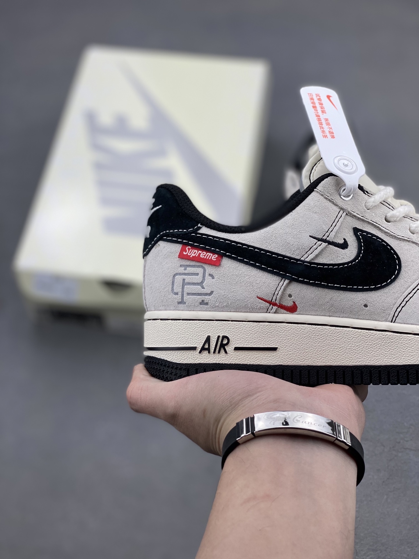 Nike Air Force 1 '07 Low 'Triple Swoosh' Limited Edition Sneakers 6 i1739734940714 7861 0 4