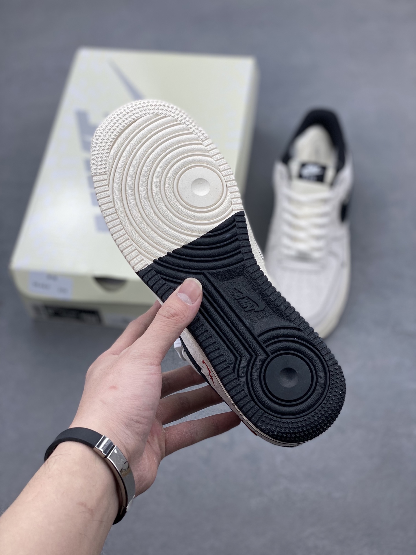 Nike Air Force 1 '07 Low 'Triple Swoosh' Limited Edition Sneakers 7 i1739734943174 5870 0 5