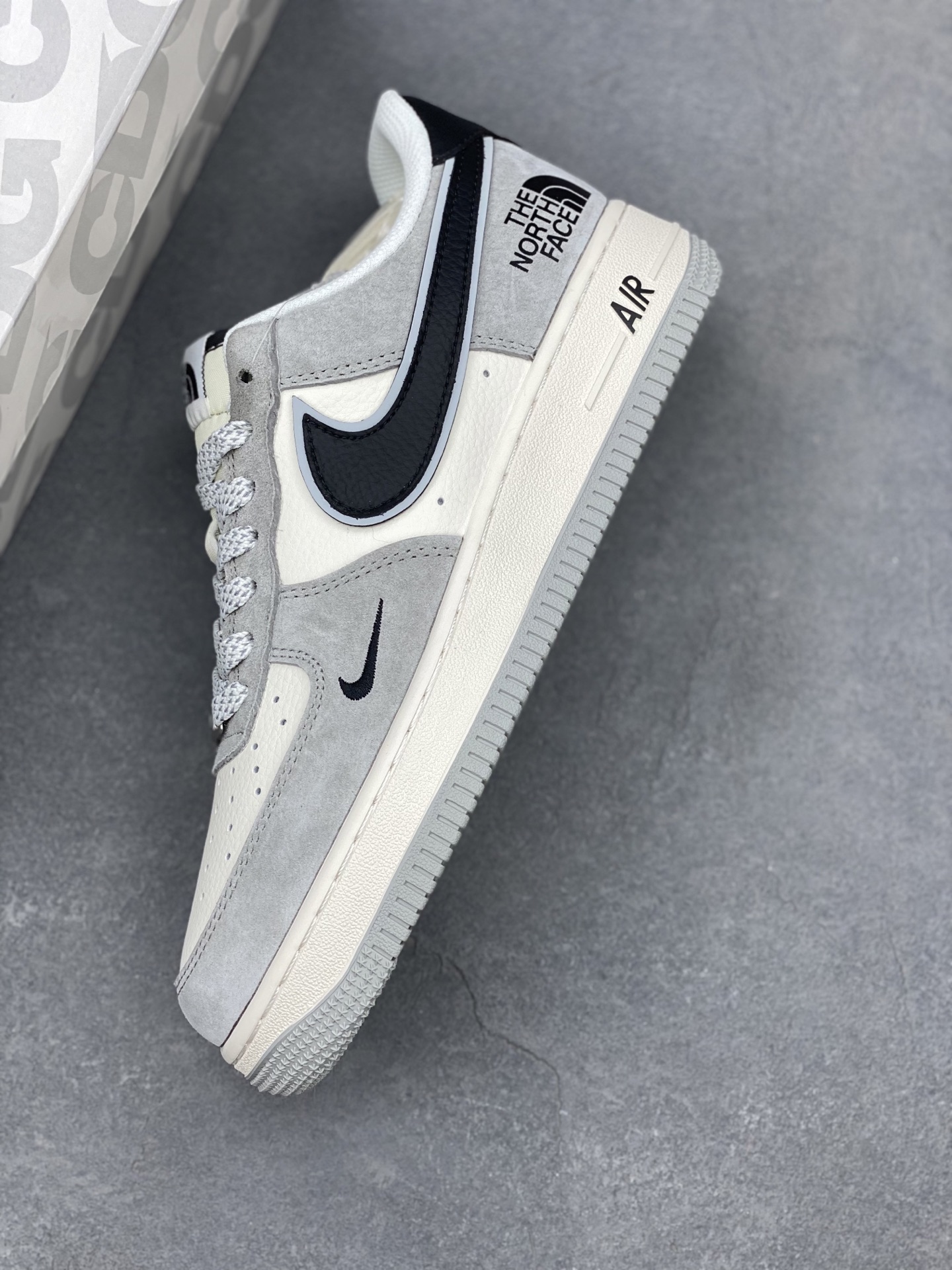 Nike Air Force 1 '07 Low The North Face Collab Sneakers 8 i1739735270211 6686 0 6