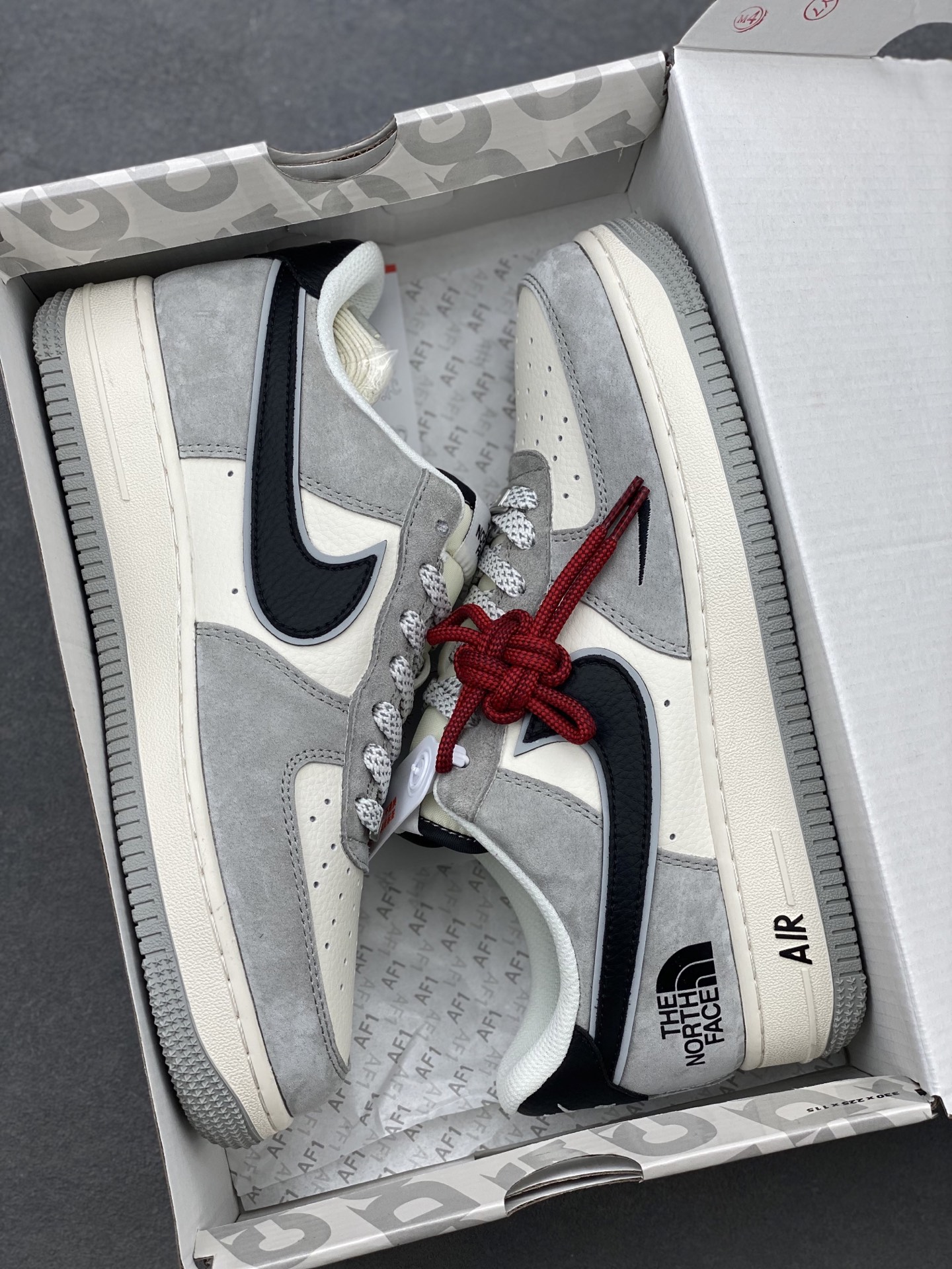 Nike Air Force 1 '07 Low The North Face Collab Sneakers 10 i1739735272922 1402 0 8