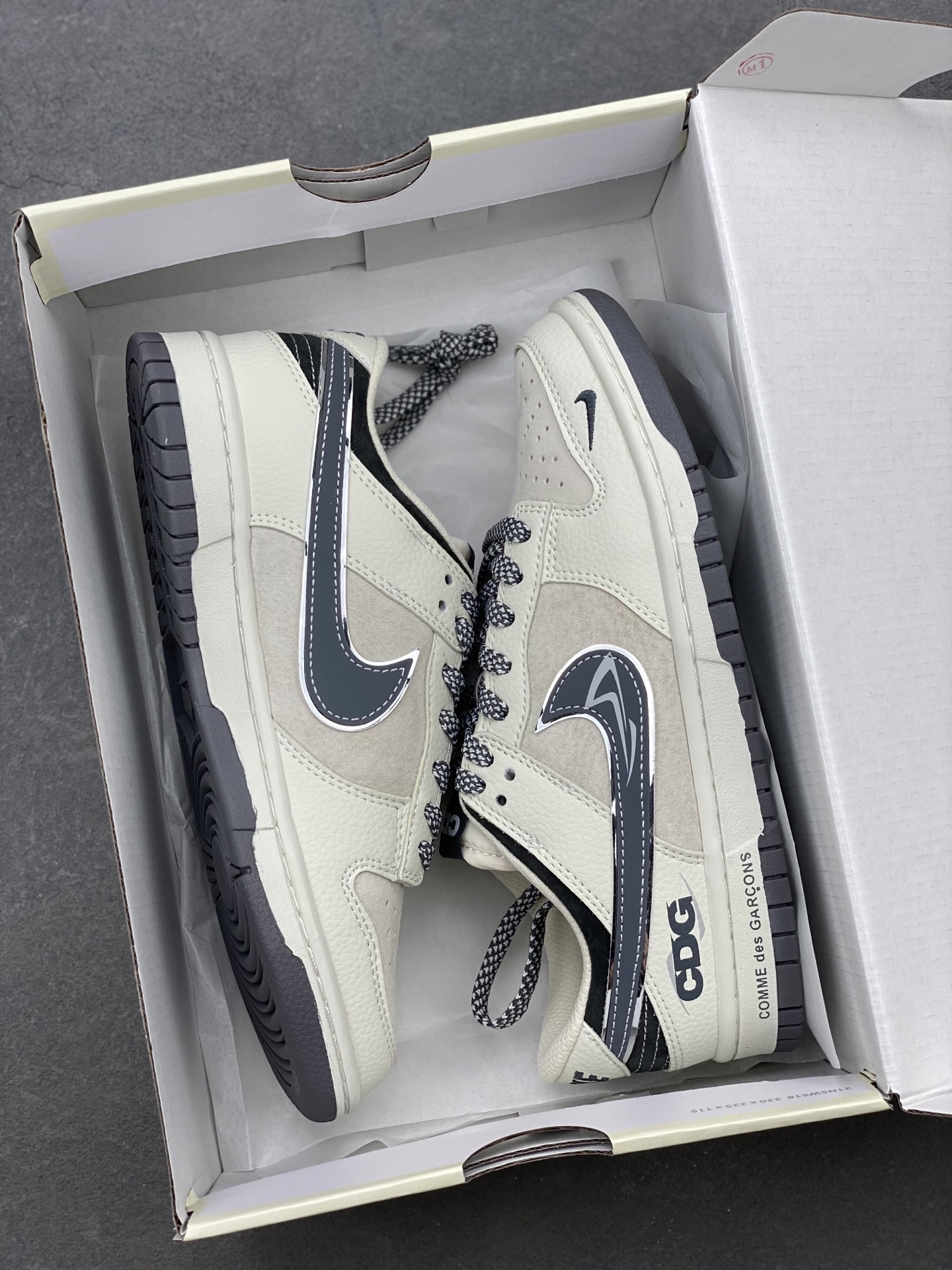 Nike SB Dunk Low CDG Mi Bai Hui Gou Anniversary Custom Sneakers 10 i1739823394064 7741 0 8