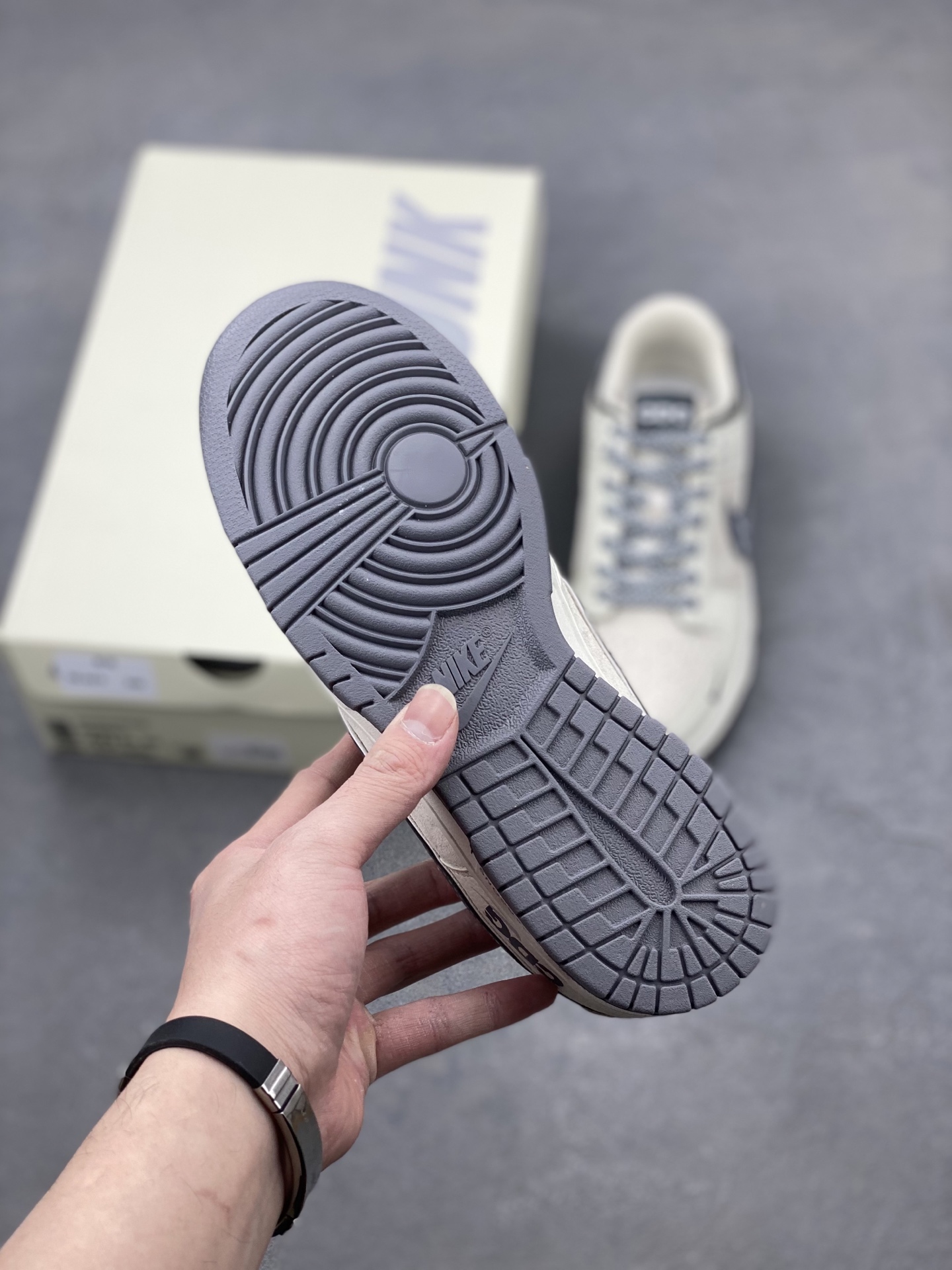Nike SB Dunk Low CDG Mi Bai Hui Gou Anniversary Custom Sneakers 7 i1739823394161 2777 0 5