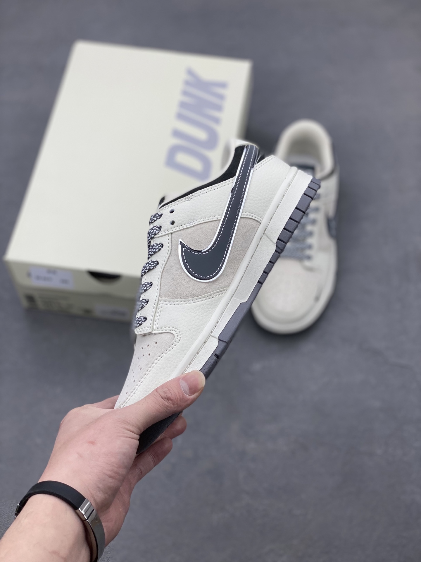 Nike SB Dunk Low CDG Mi Bai Hui Gou Anniversary Custom Sneakers 4 i1739823394188 4700 0 2