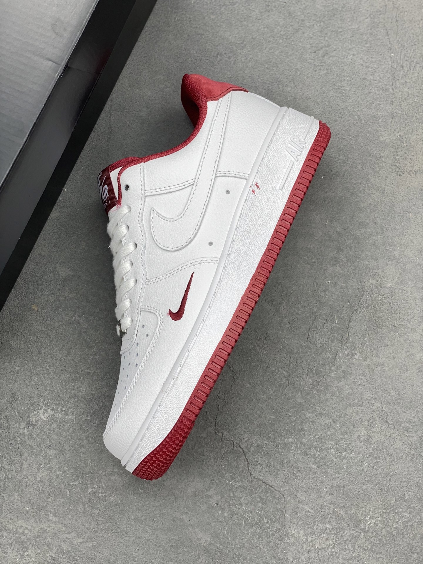 Nike Air Force 1 '07 White/Team Red, Classic Low-Top Sneakers for Men and Women 8 i1739906117142 7768 0 6