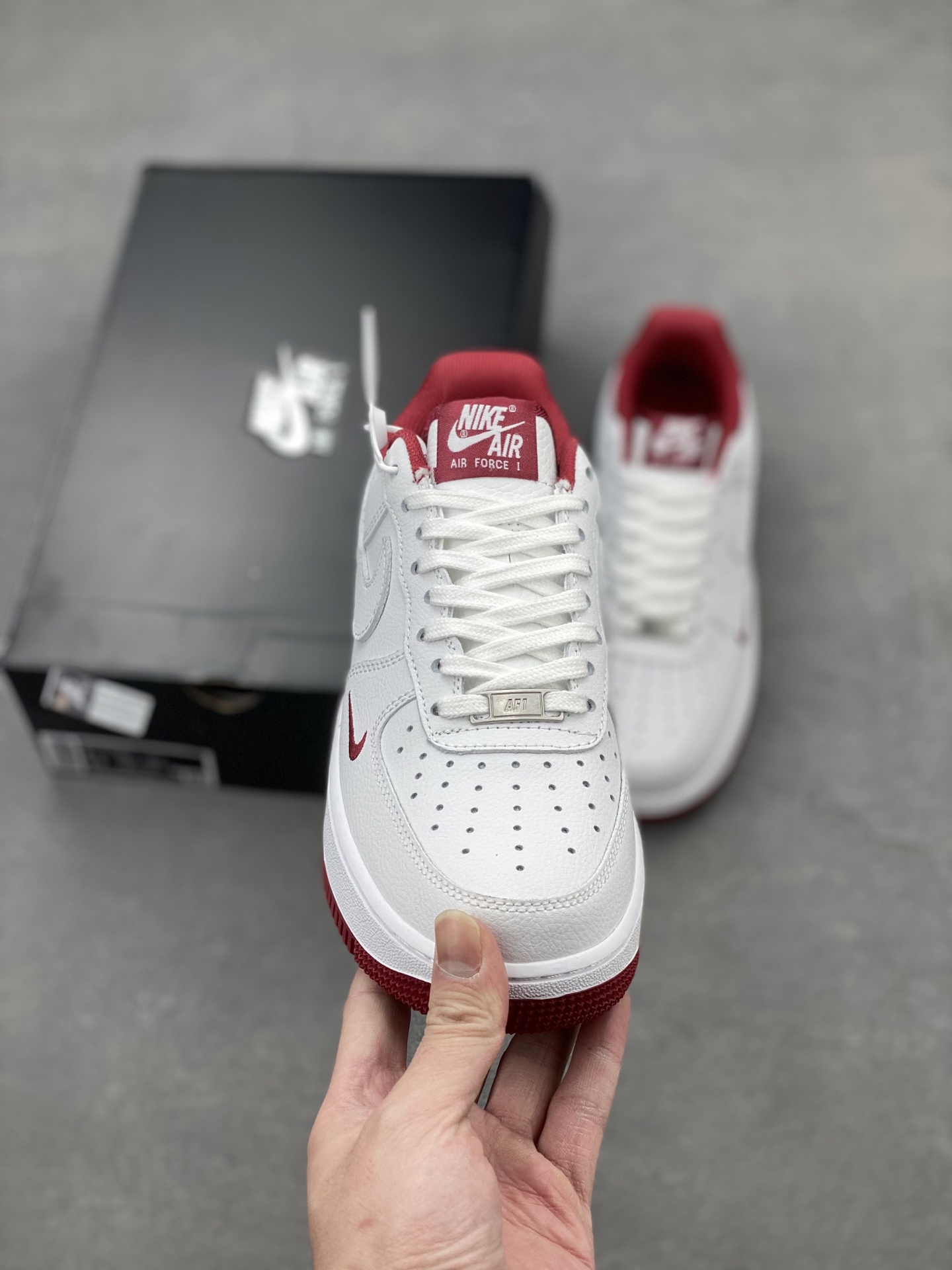 Nike Air Force 1 '07 White/Team Red, Classic Low-Top Sneakers for Men and Women 3 i1739906117198 8077 0 1