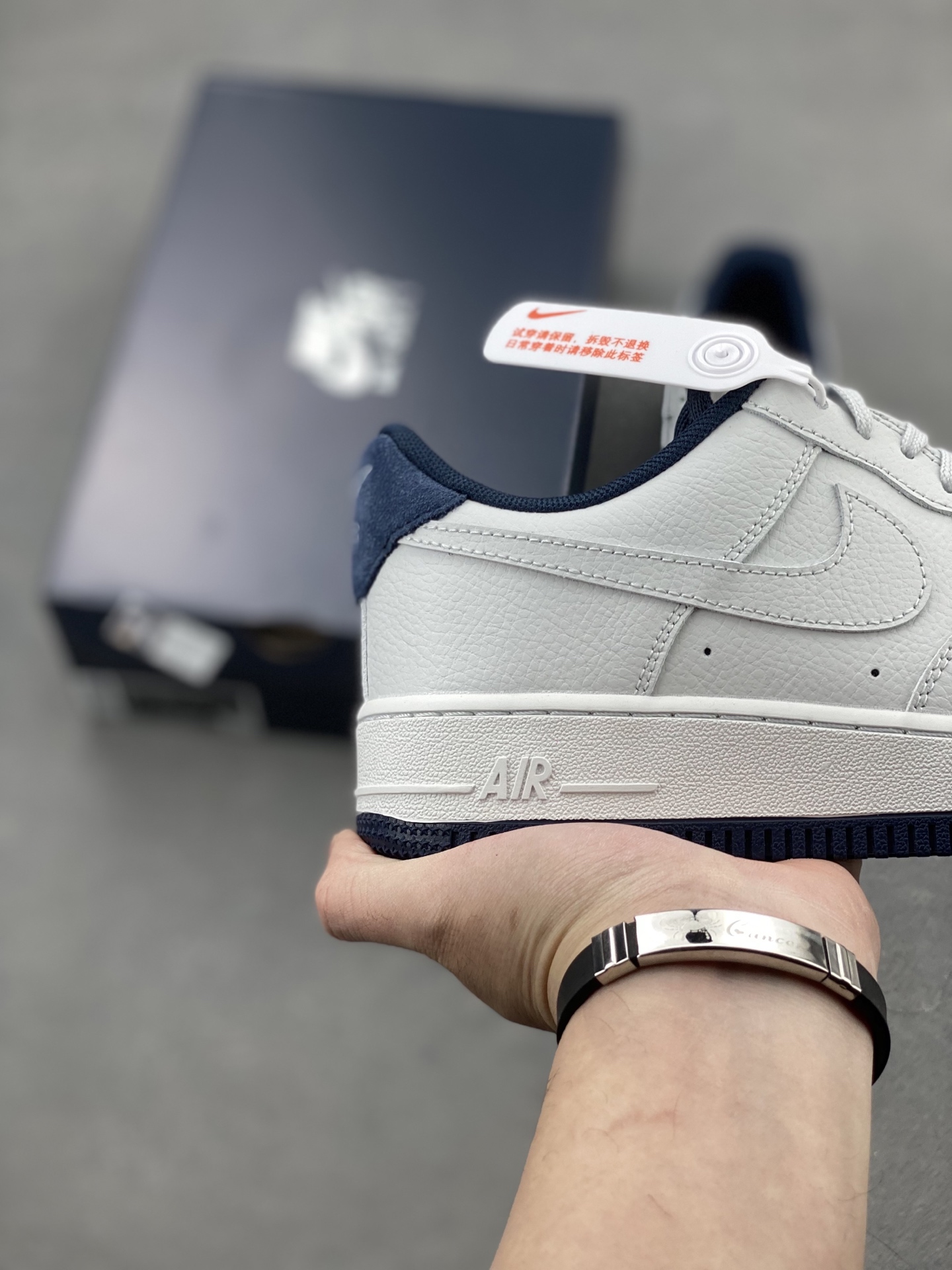 Nike Air Force 1 '07 Low-Top Sneakers - White/Navy Colorway 6 i1739906215827 2259 0 4