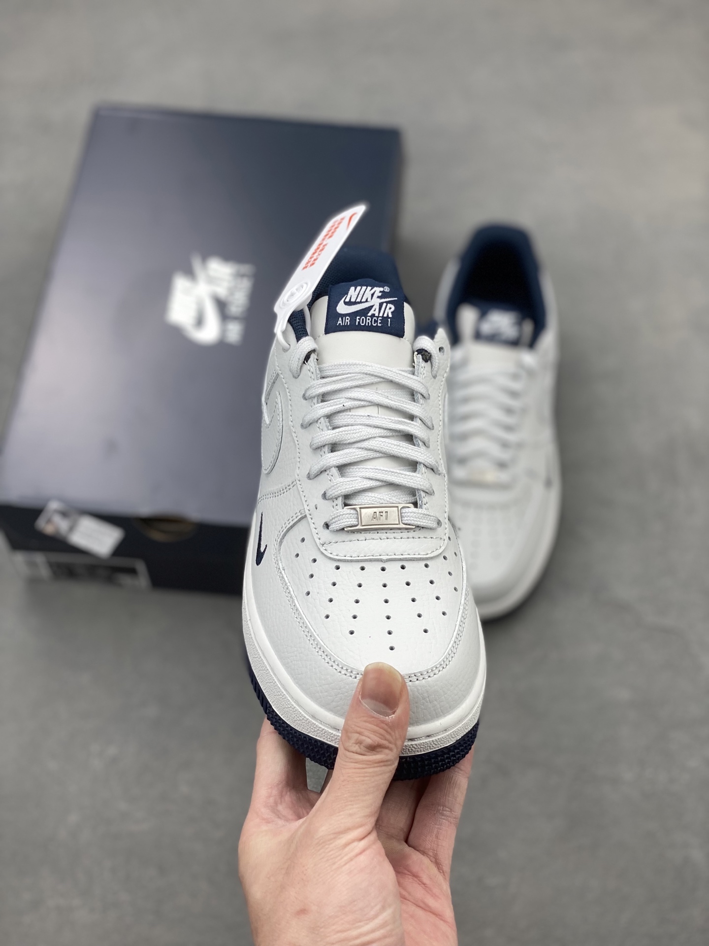 Nike Air Force 1 '07 Low-Top Sneakers - White/Navy Colorway 3 i1739906215892 7220 0 1