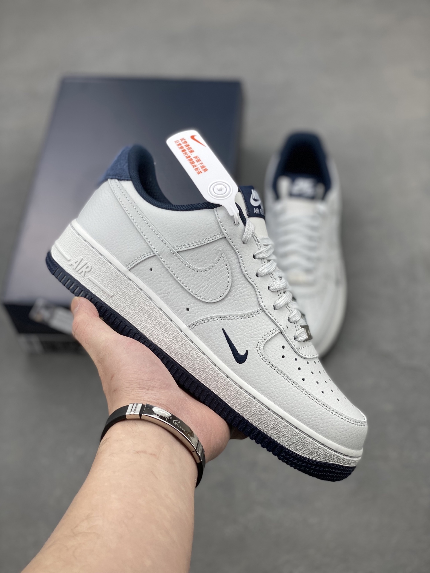 Nike Air Force 1 '07 Low-Top Sneakers - White/Navy Colorway 2 i1739906215924 29 0 0