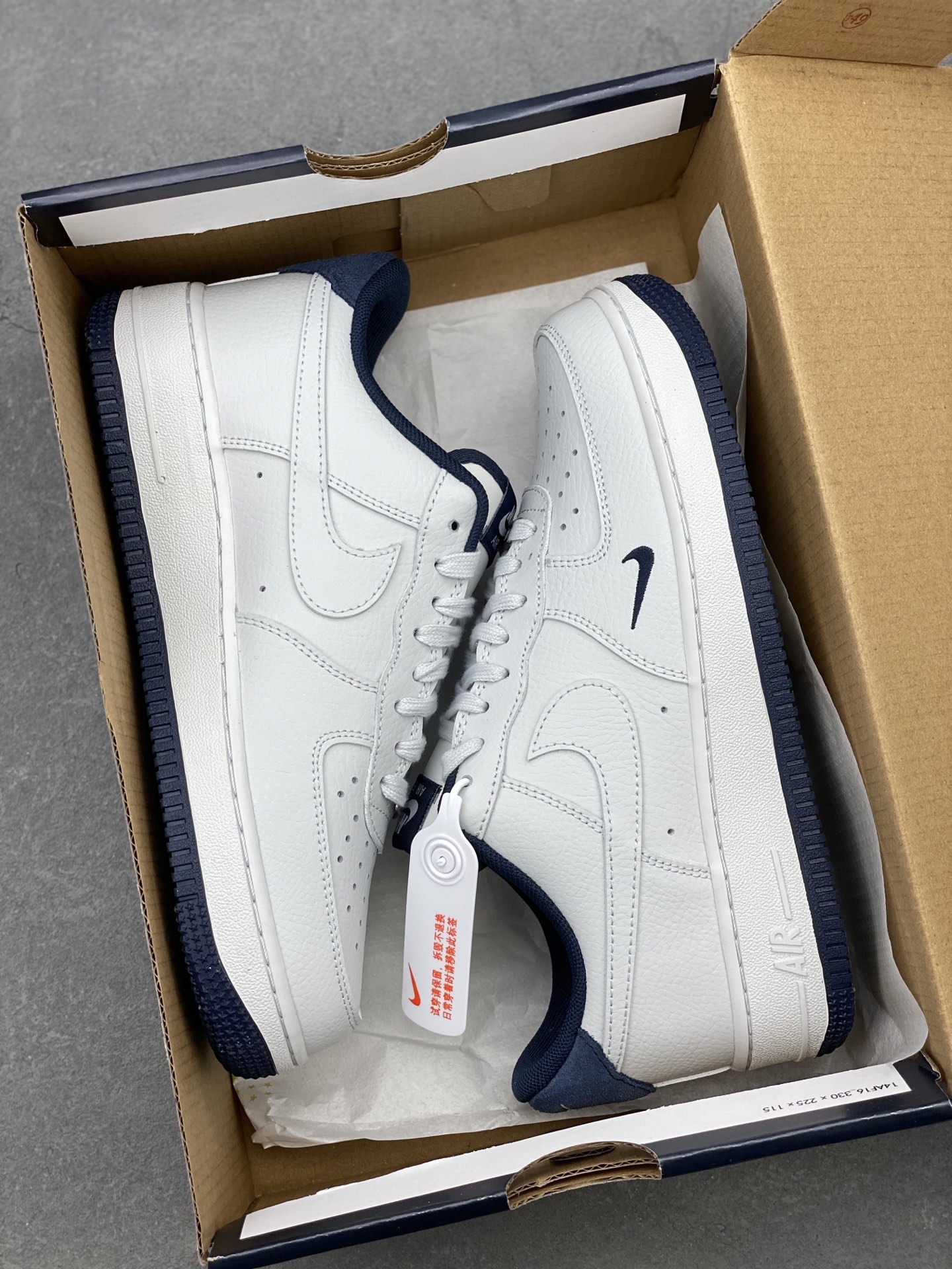Nike Air Force 1 '07 Low-Top Sneakers - White/Navy Colorway 10 i1739906218429 1904 0 8