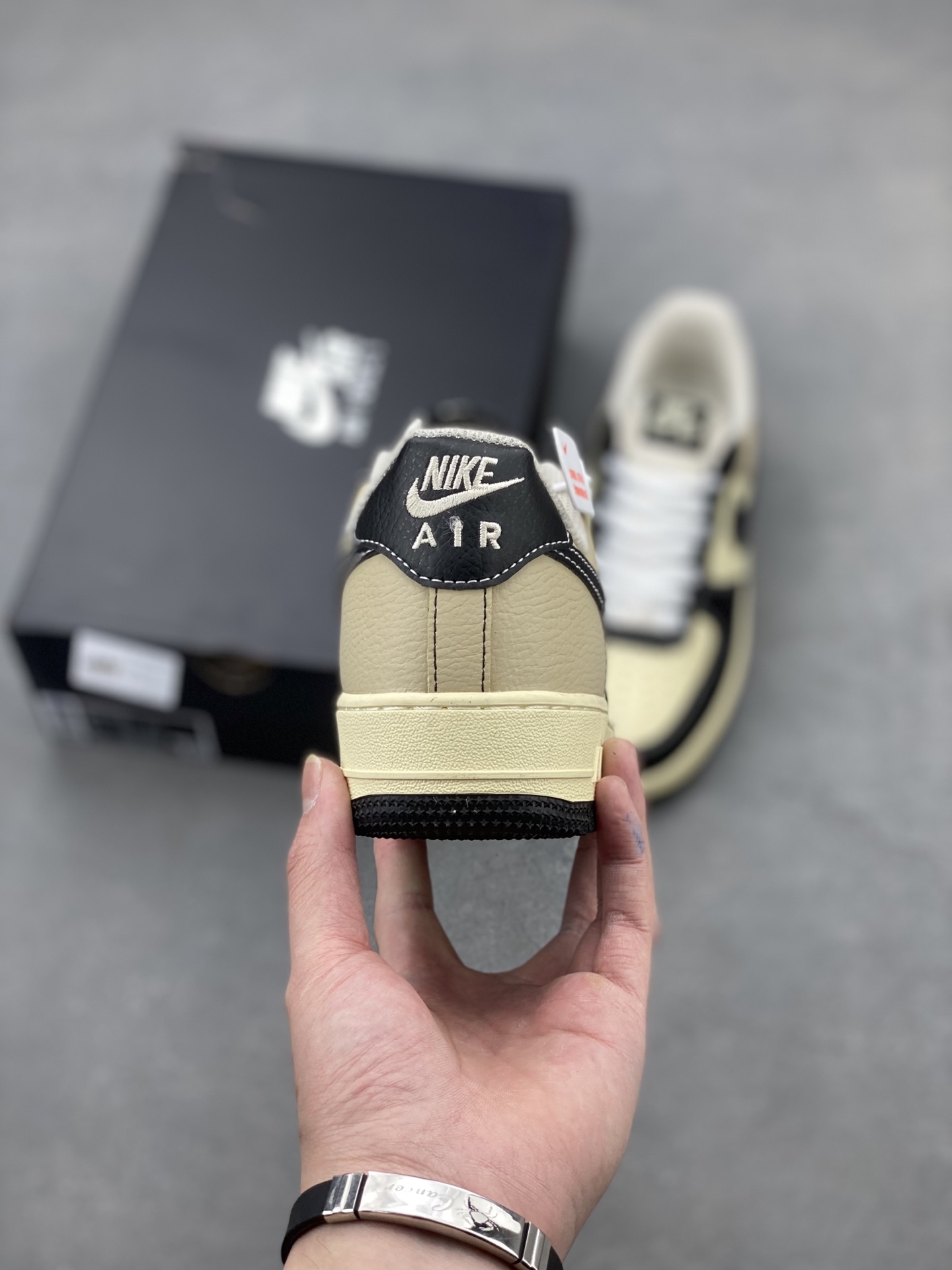 Nike Air Force 1 Low Retro Sneakers - Black/Tan Leather, Honeycomb Cushion 5 i1739993136700 4001 0 3